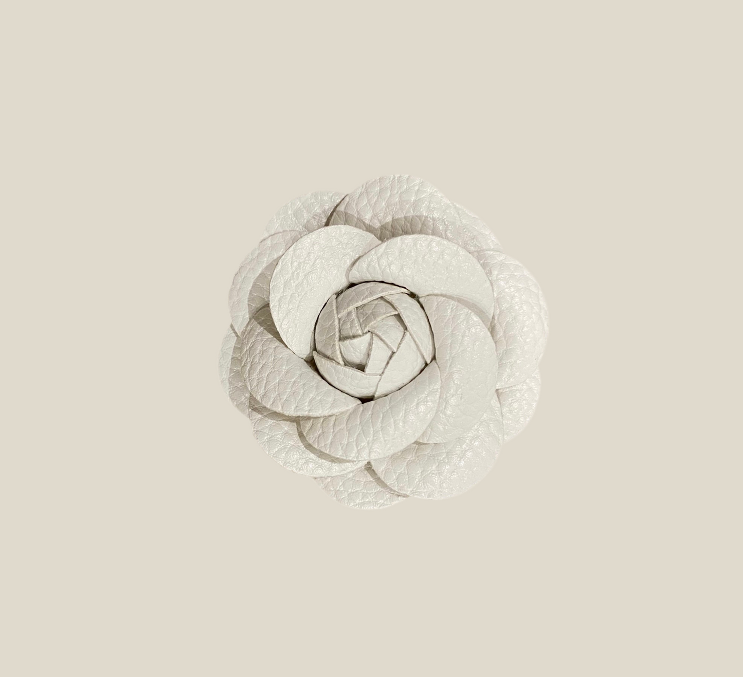Broche Camelia blanca