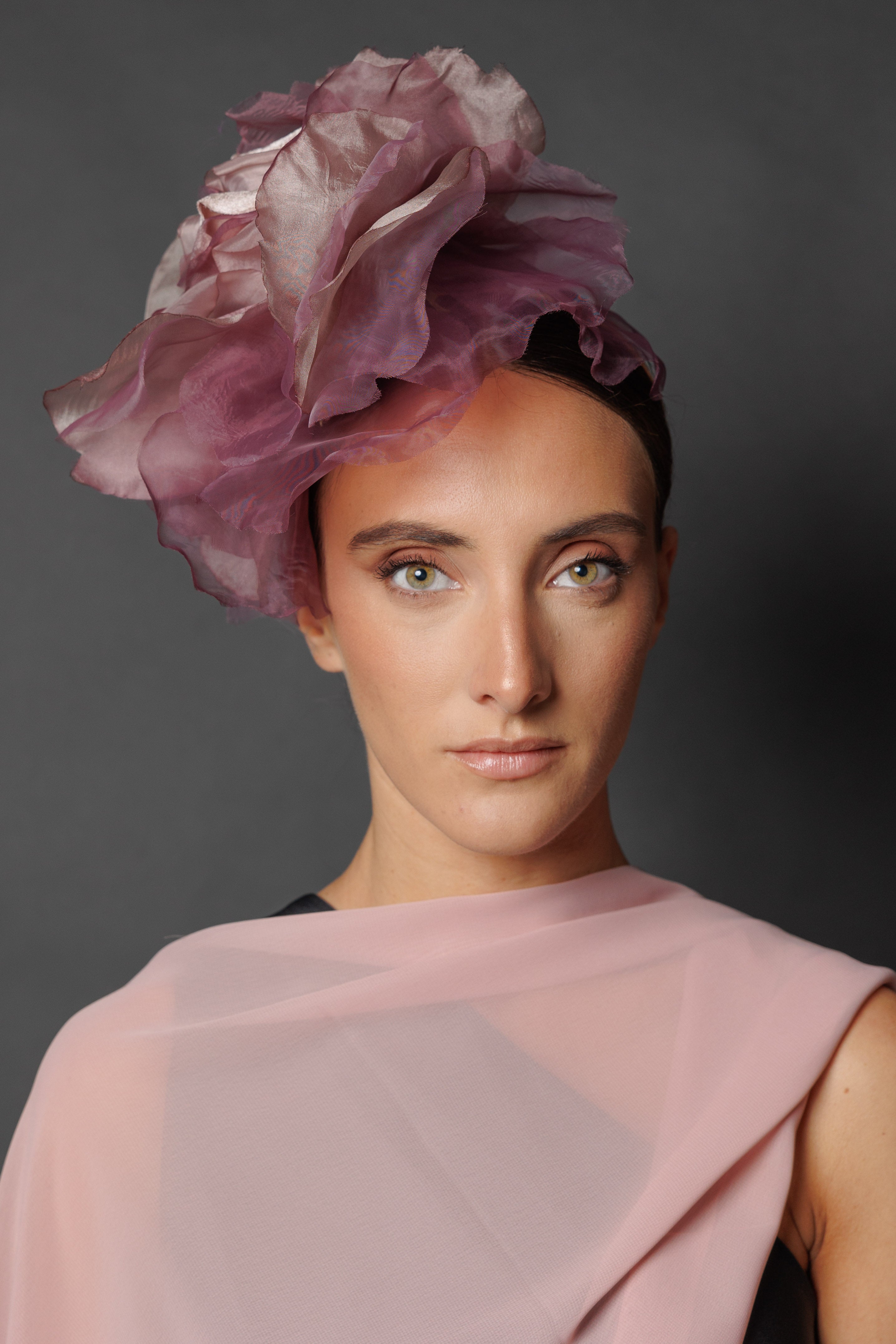 Tocado Raimunda lila