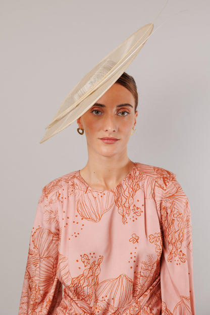 Beige square sun hat with spine