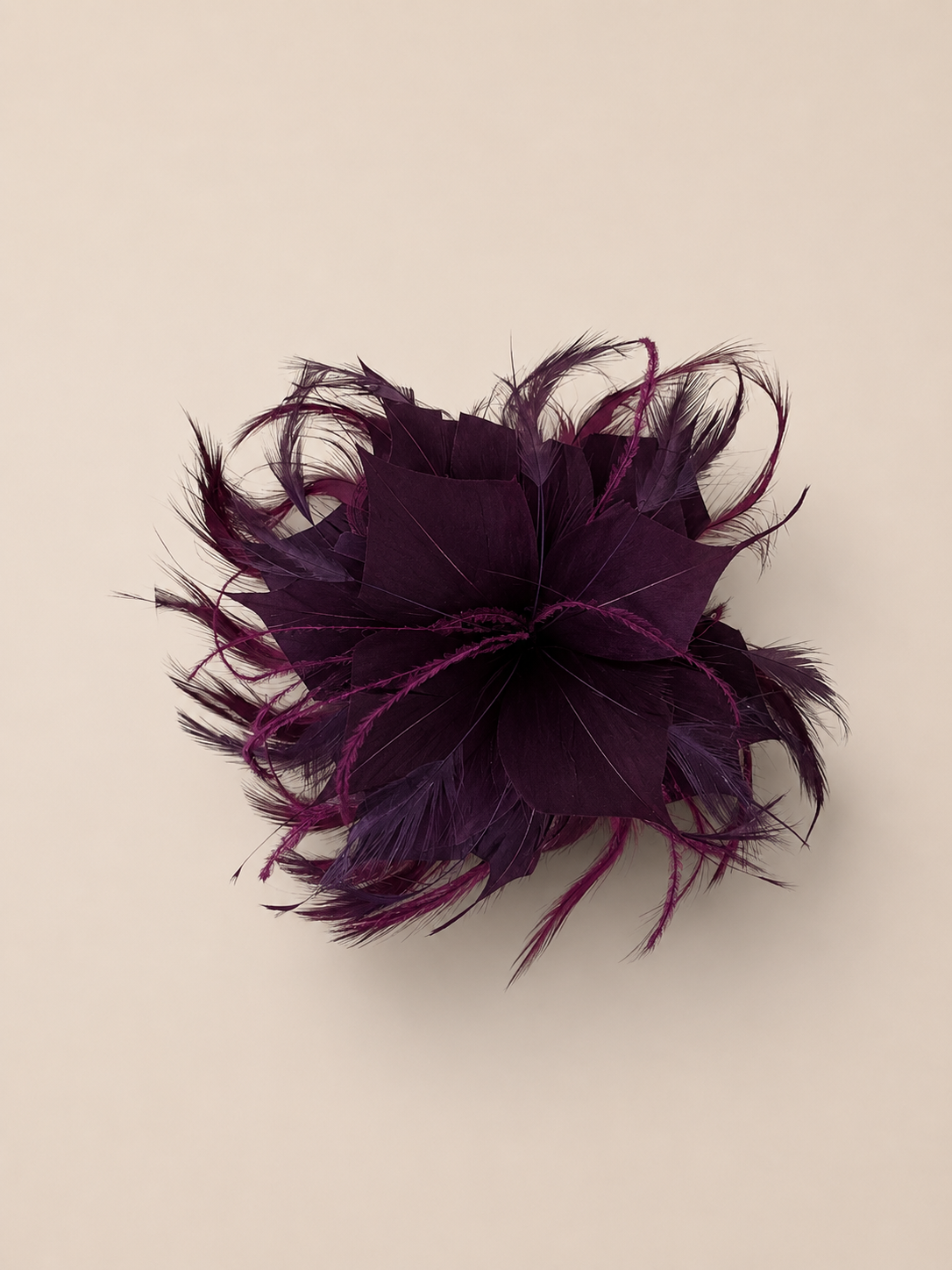 Flor plumas berenjena