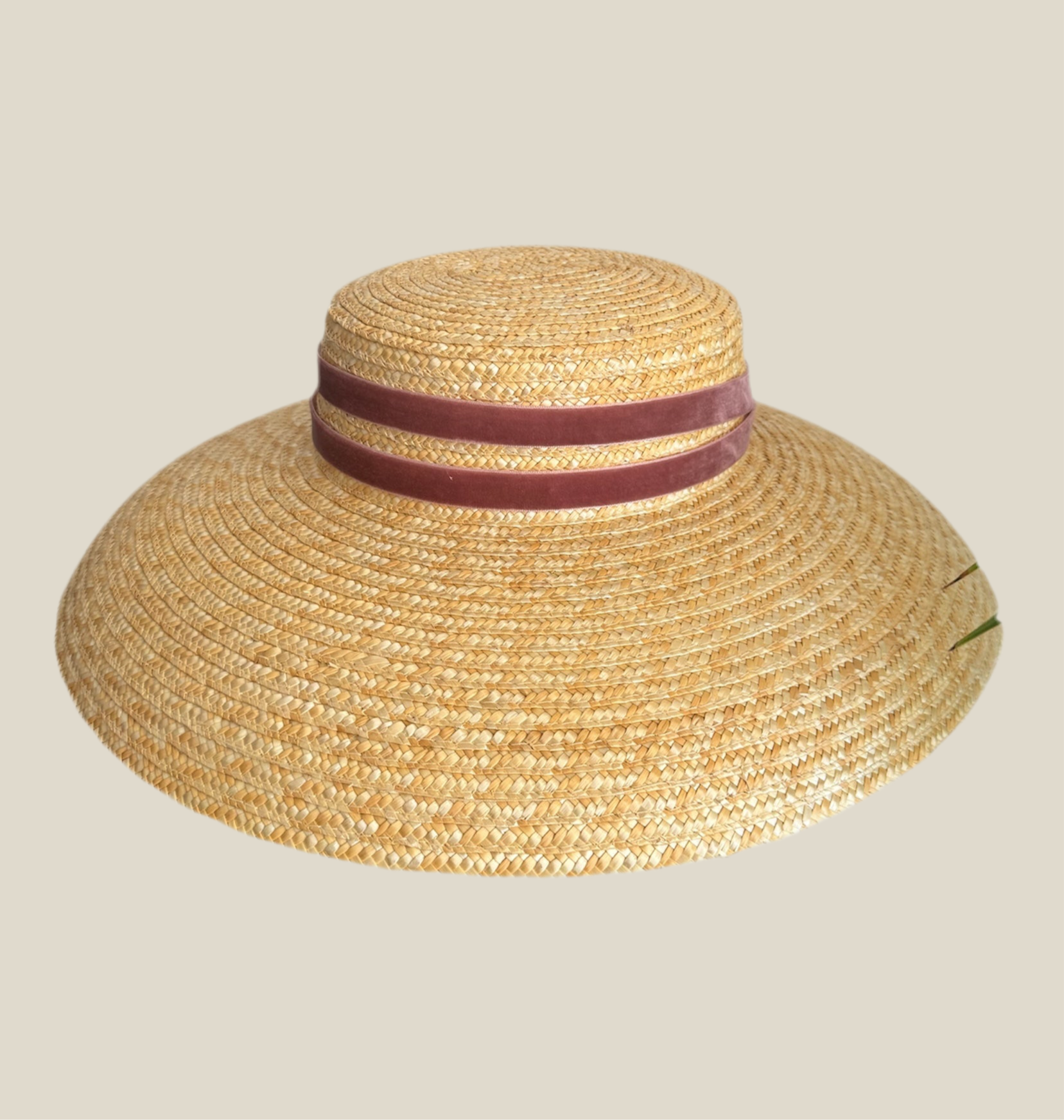 Pamela Holly beige con cinta rosa