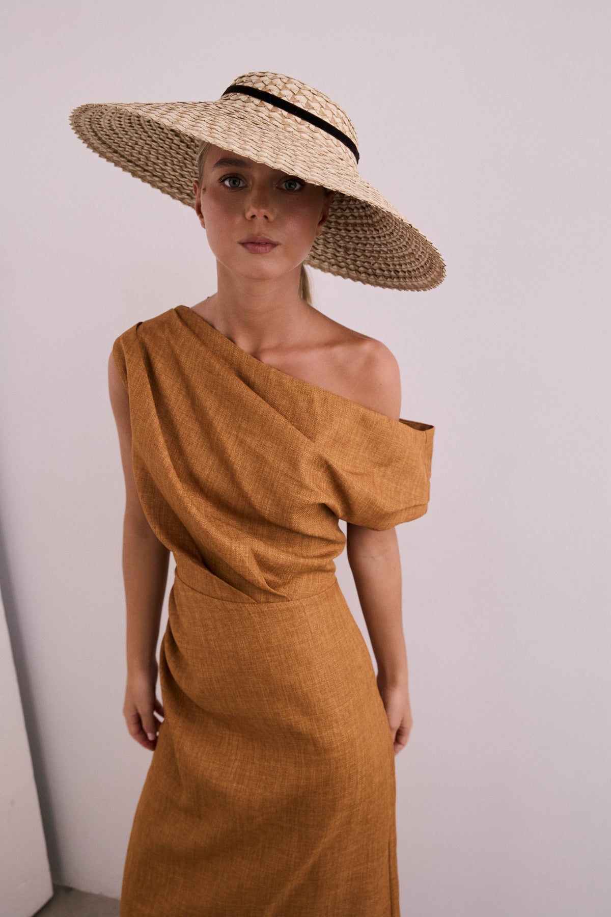 Pamela Espuela beige y camel