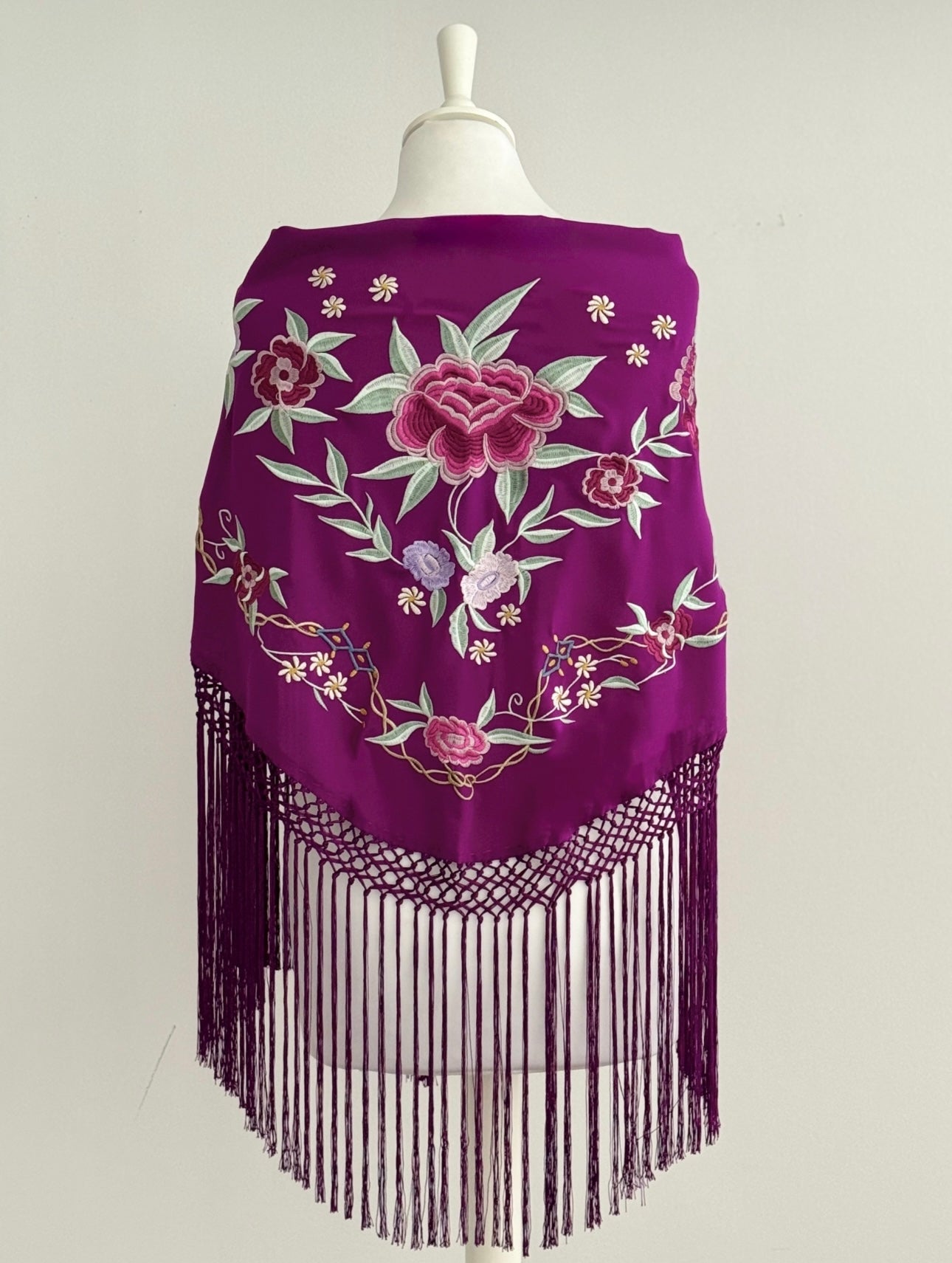 Mantoncillo Bordado Berenjena