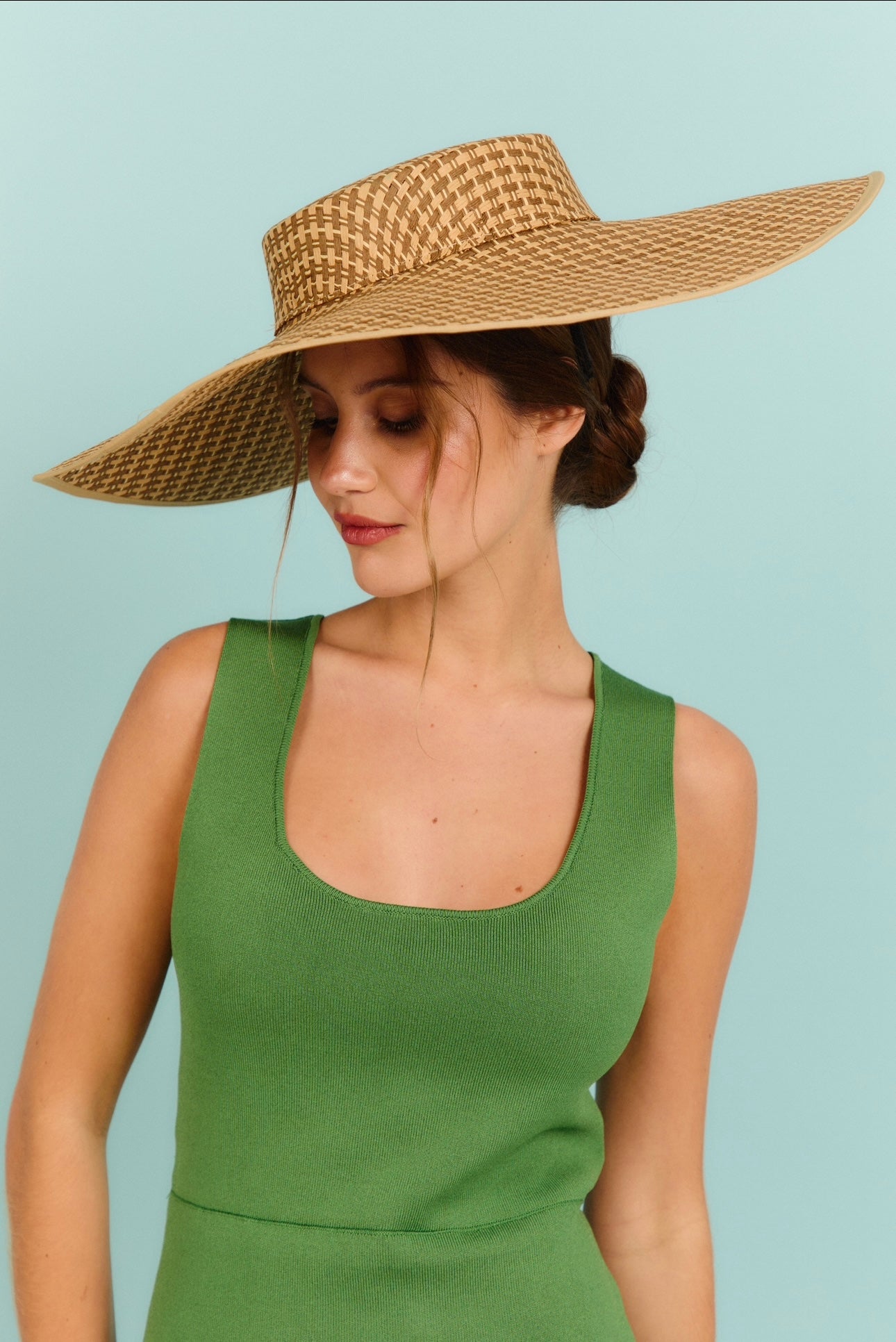 Pamela Amazona Beige y Marrón