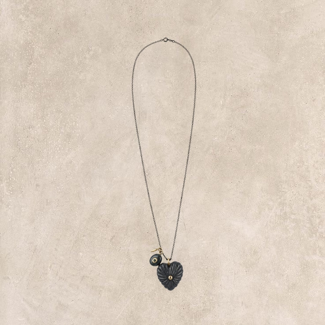 Collar Corazón negro
