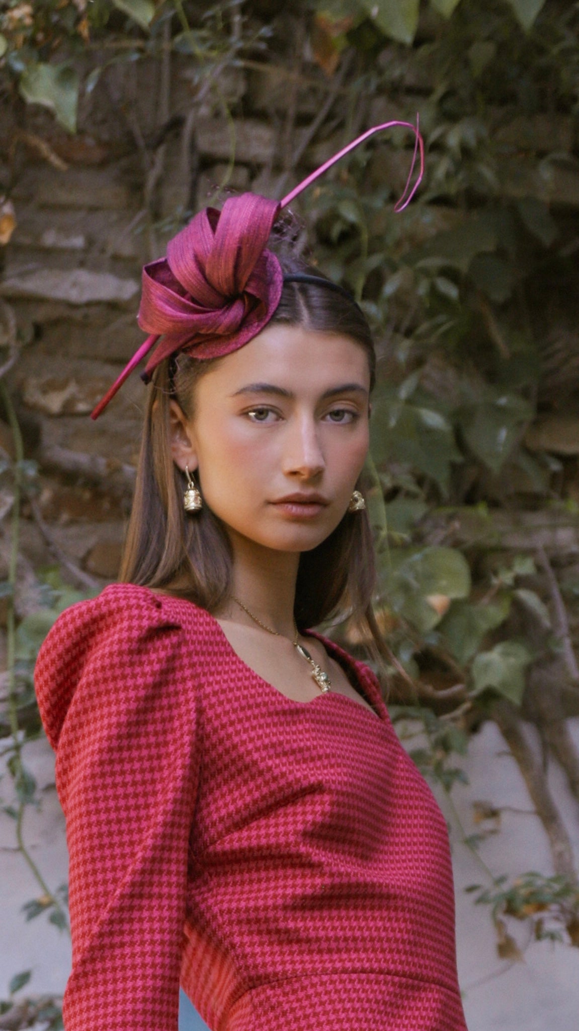 Tocado Fía buganvilla con raqui