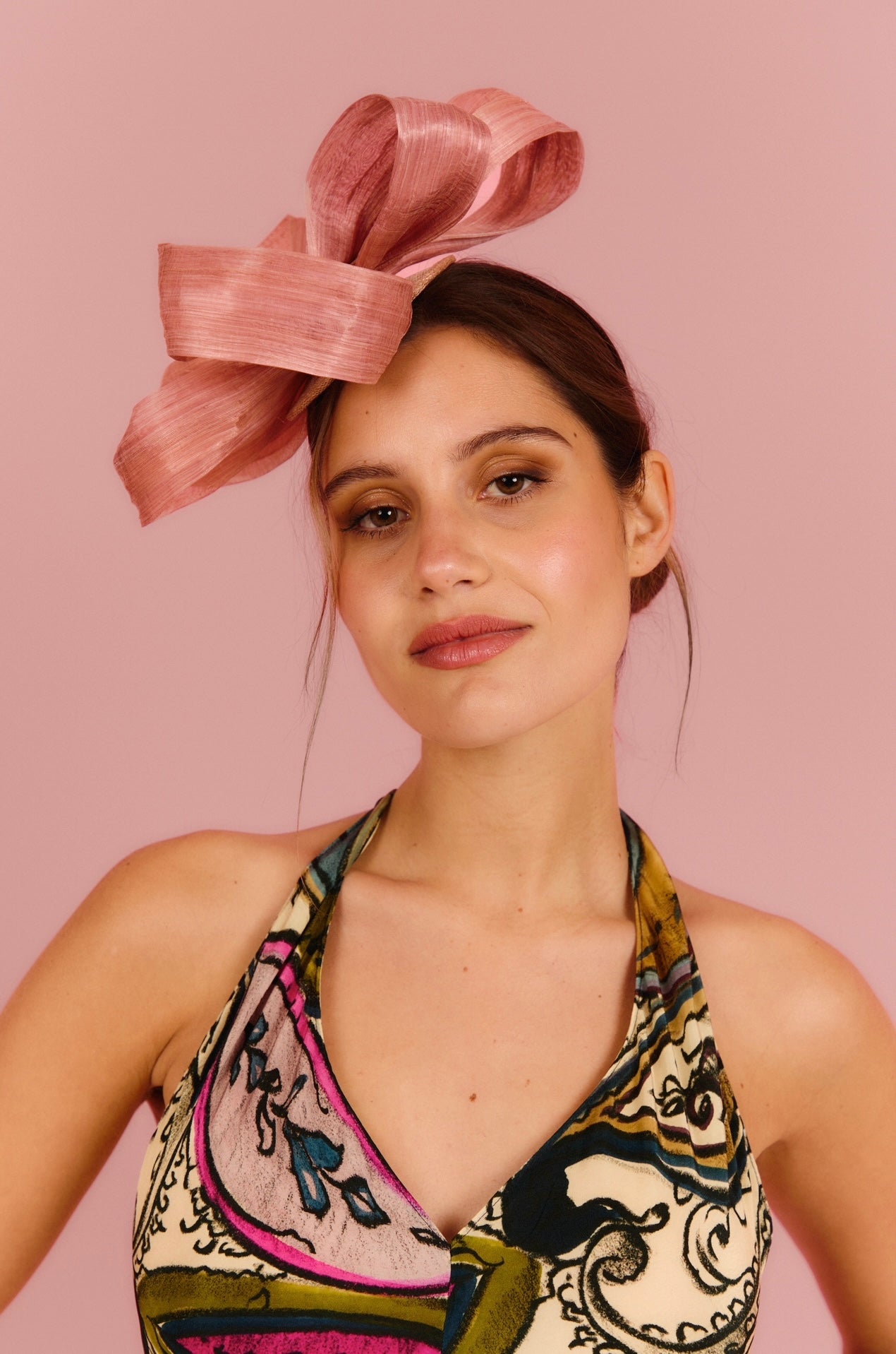 Tocado Cristina rosa