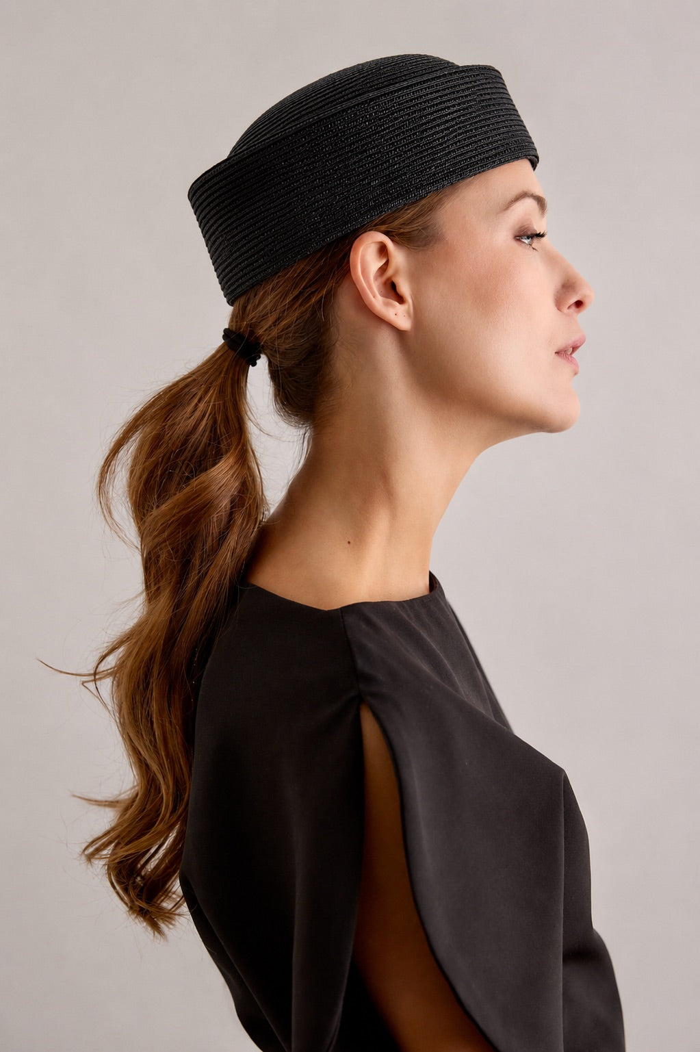 Claude black beanie