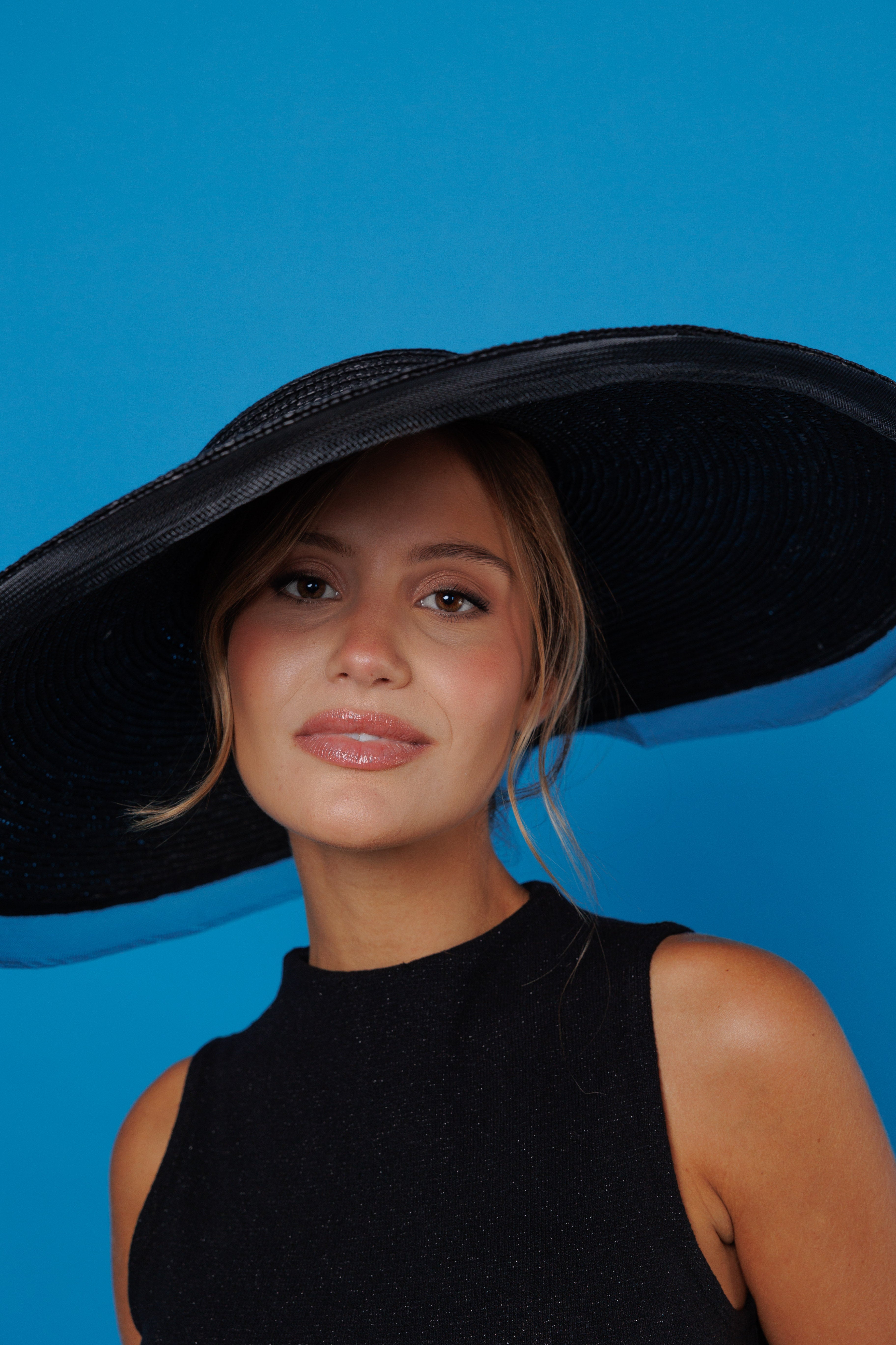 Pamela Sonsoles de paja negra