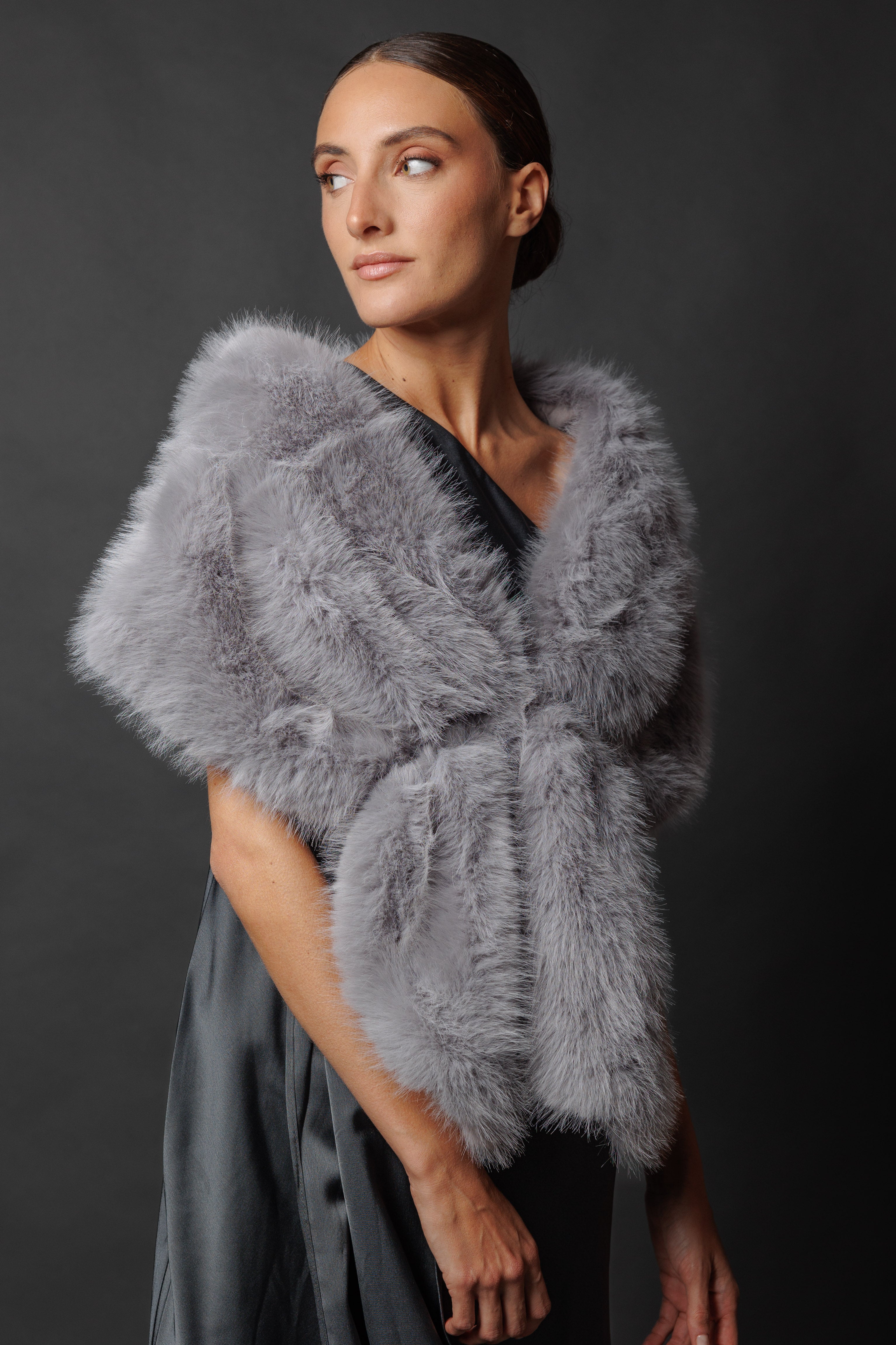 Estola de pelo Gris