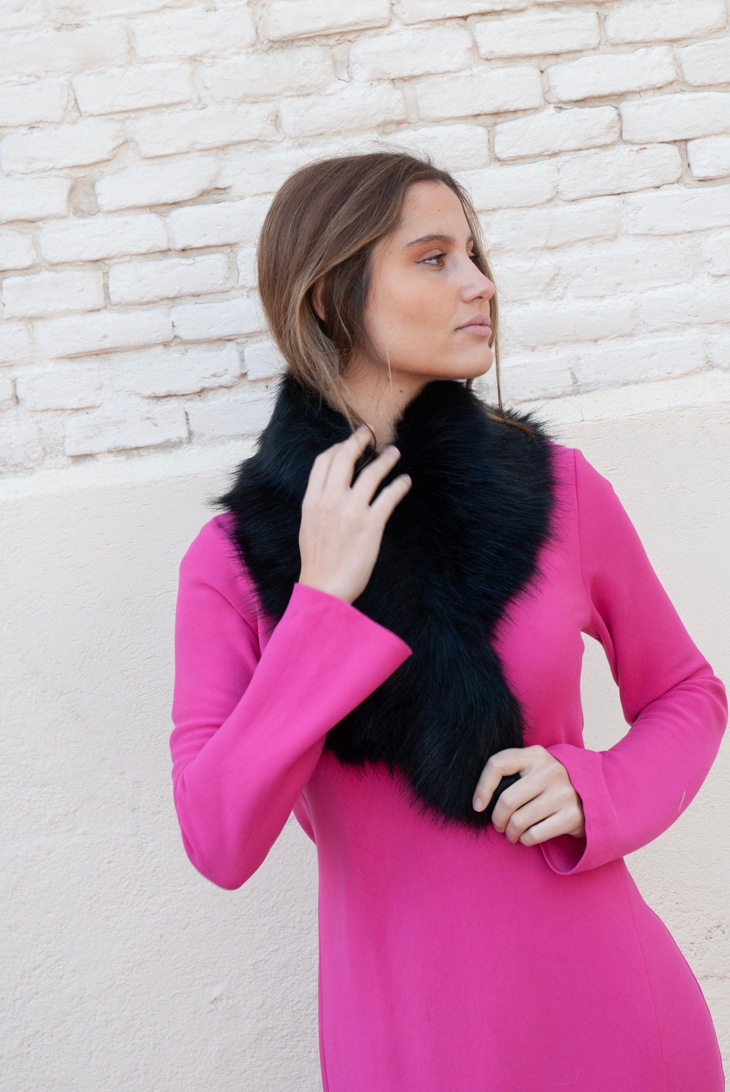 Cuello de pelo negro