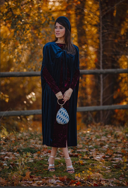 Capa de terciopelo azul marino