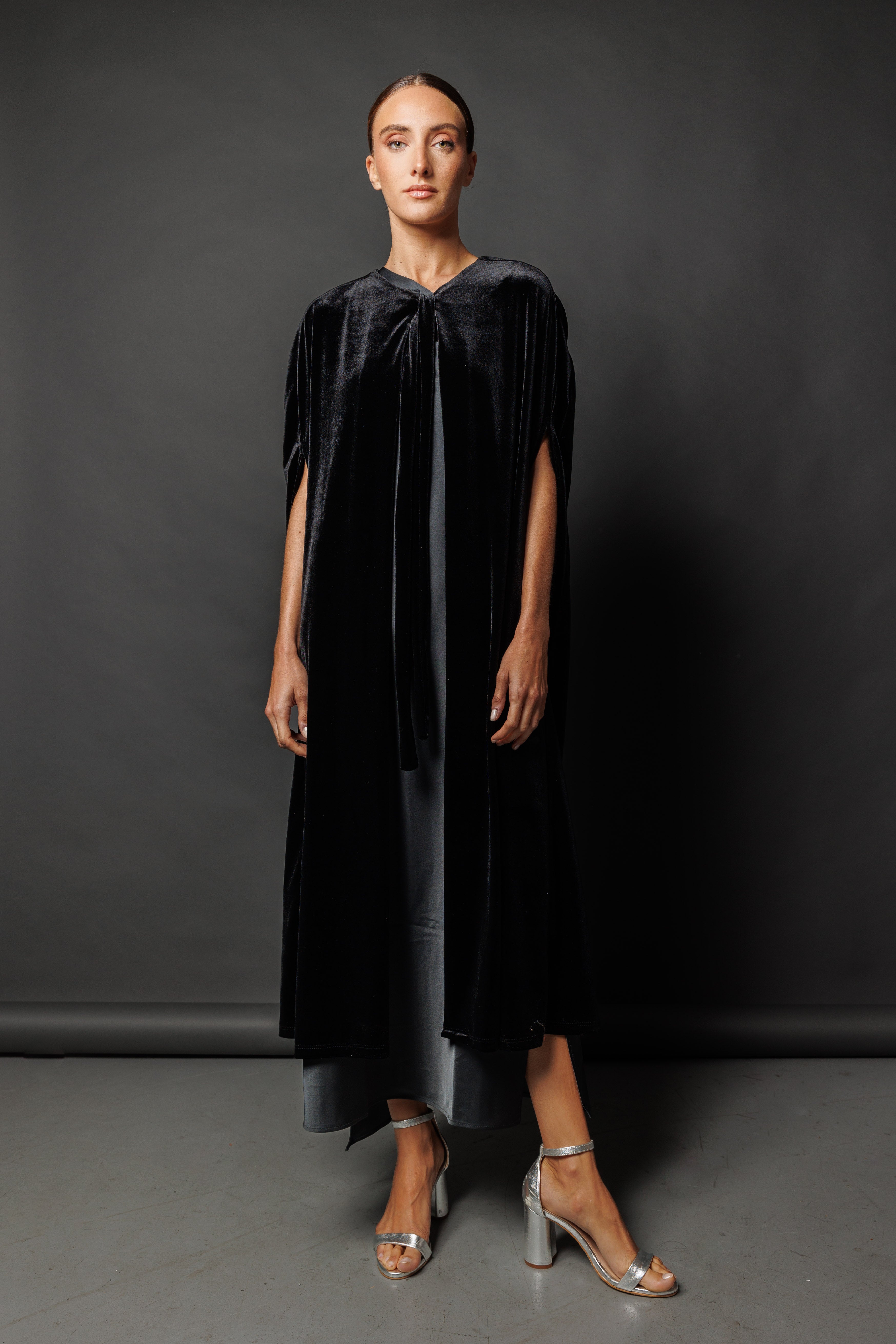 Capa de terciopelo Larga Negra