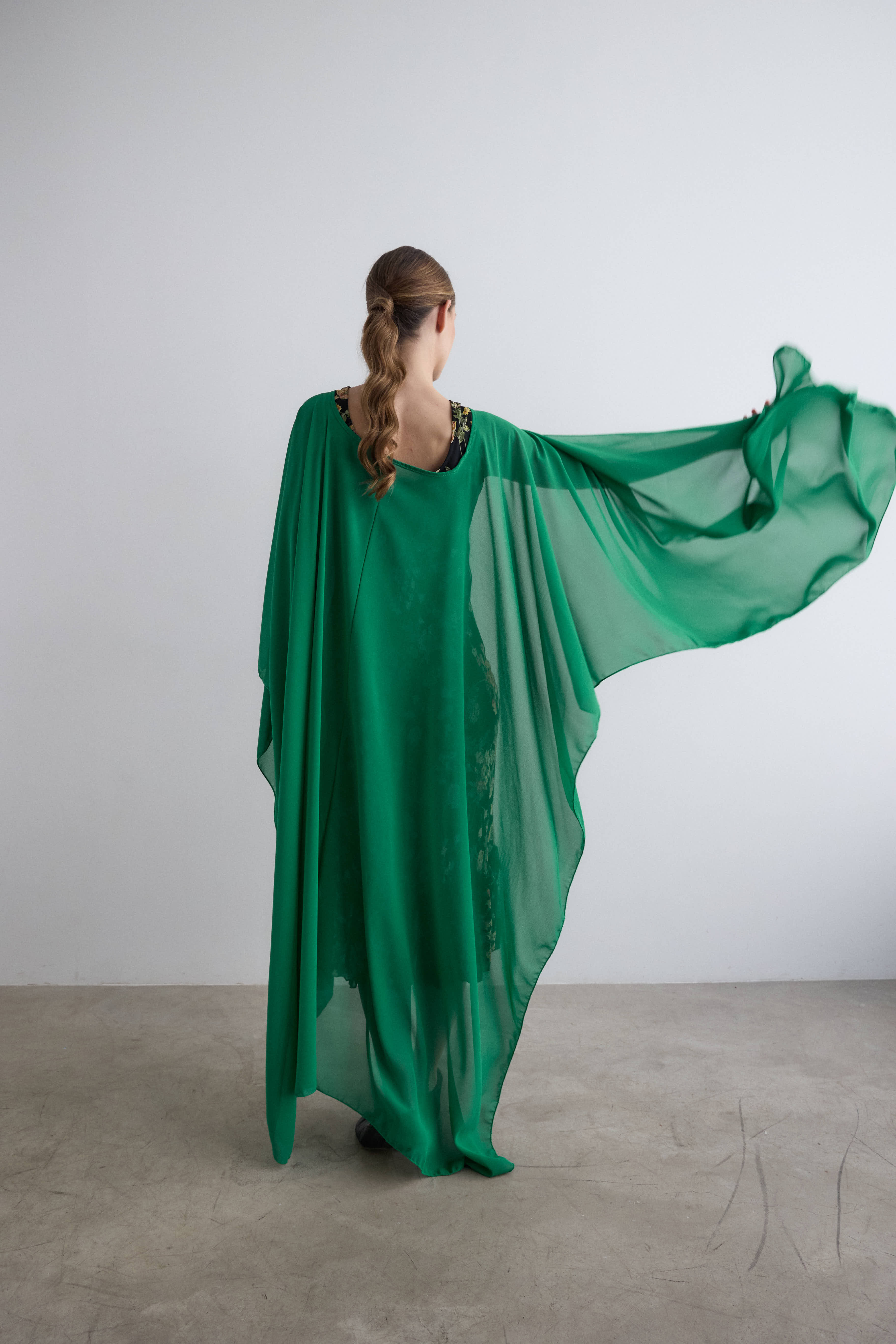 Capa de crepe larga verde