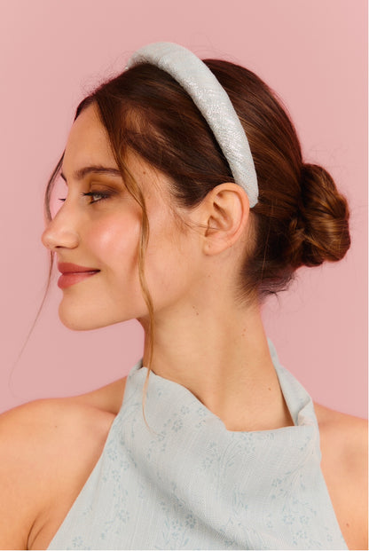 Diadema Río sinamay azul y plata