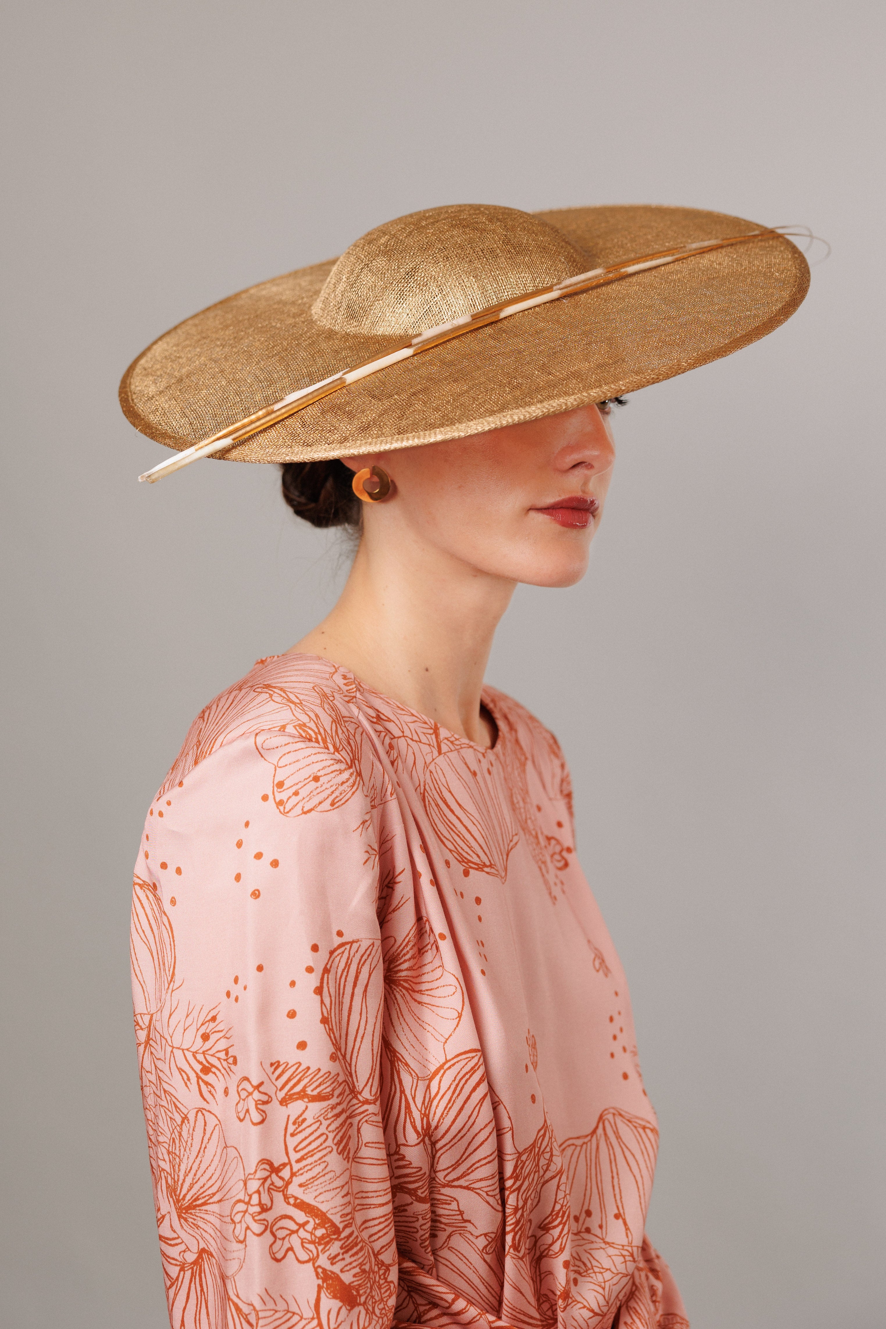 Pamela Sol dorada con raquis