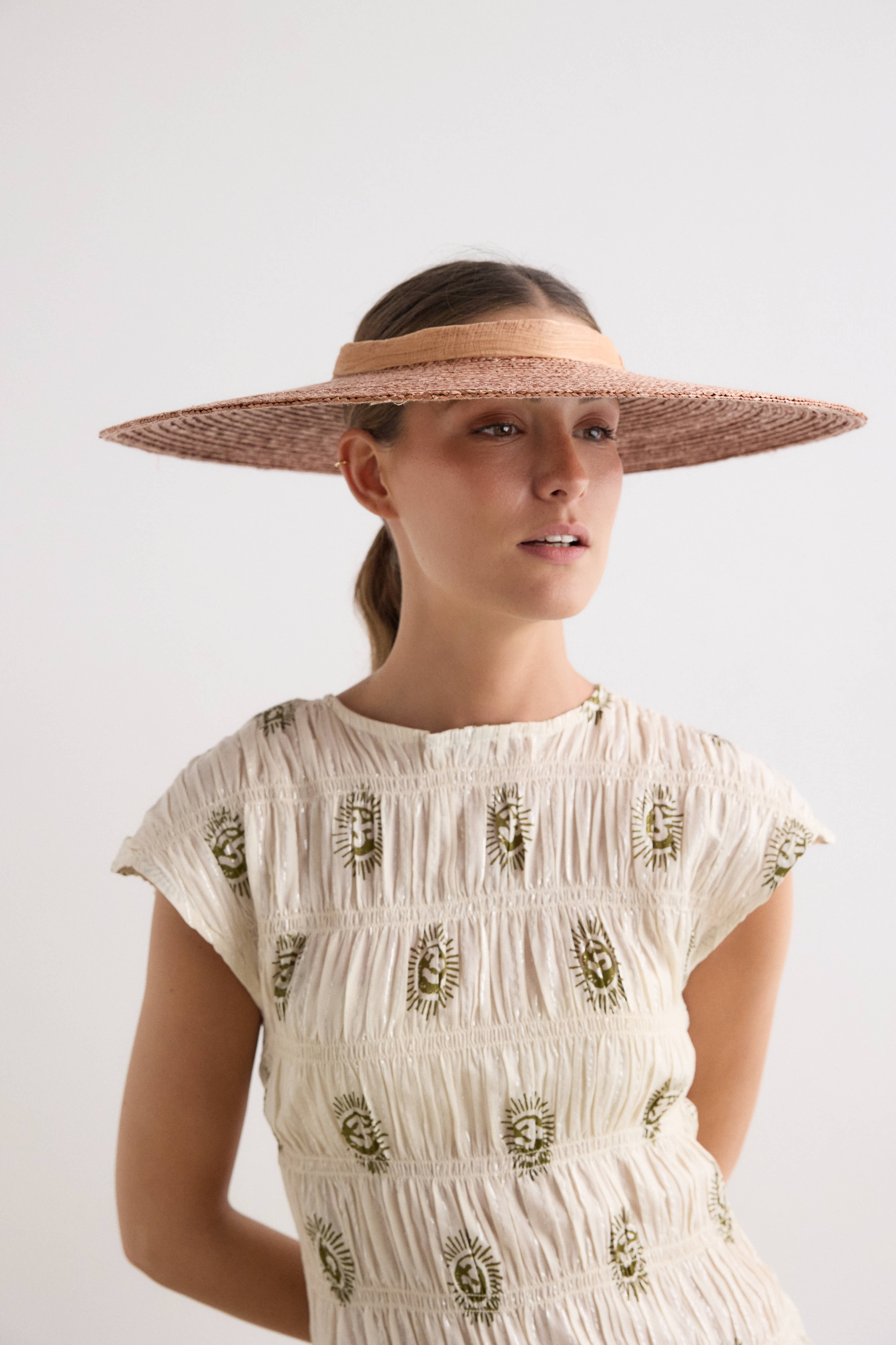 Sombrero Ala nude