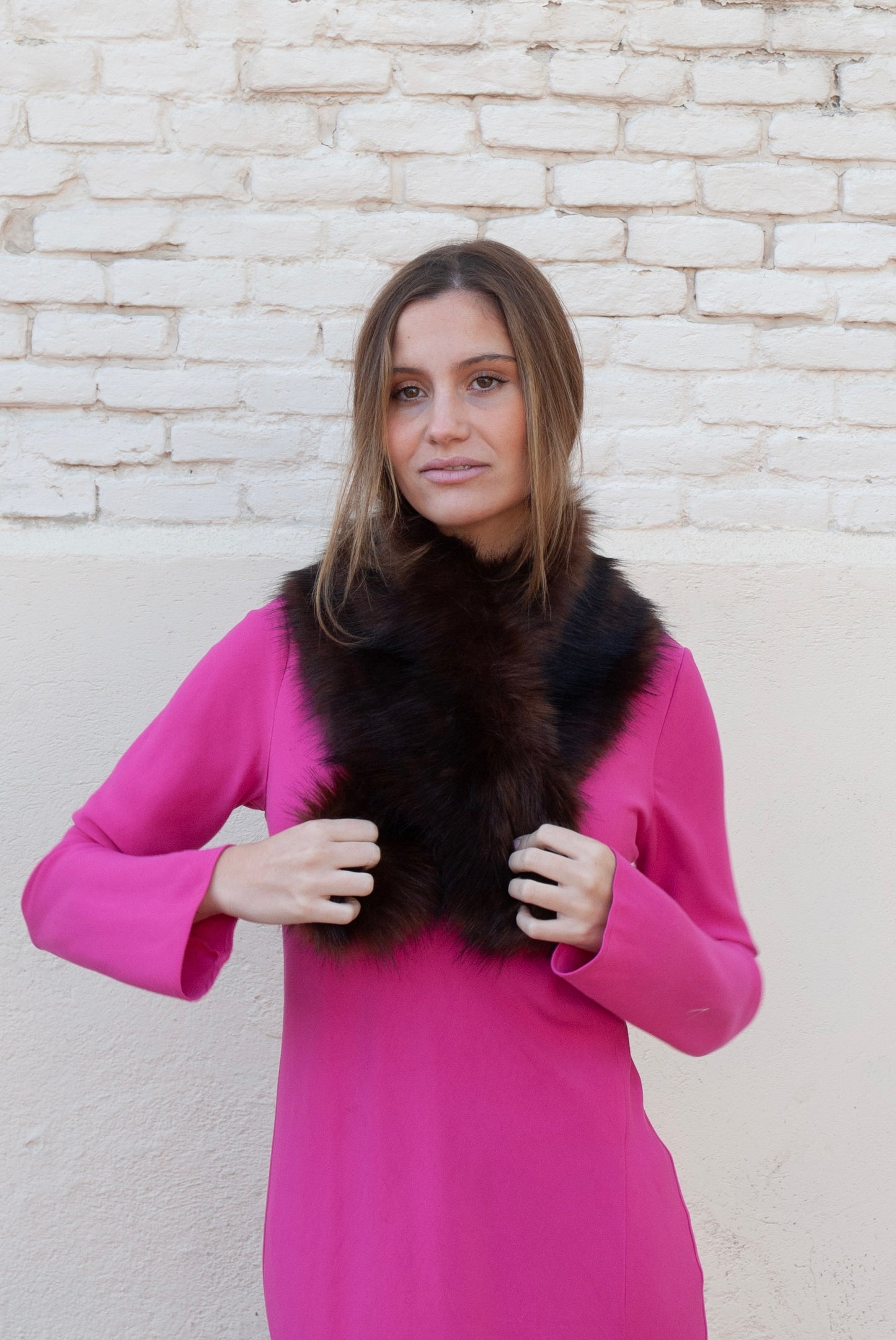 Cuello de pelo chocolate