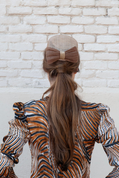 Tocado Casquete Carla camel y beige