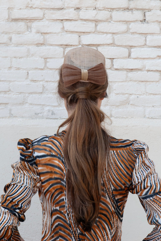 Tocado Casquete Carla camel y beige