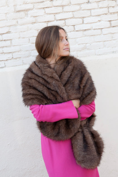 Estola de pelo chocolate