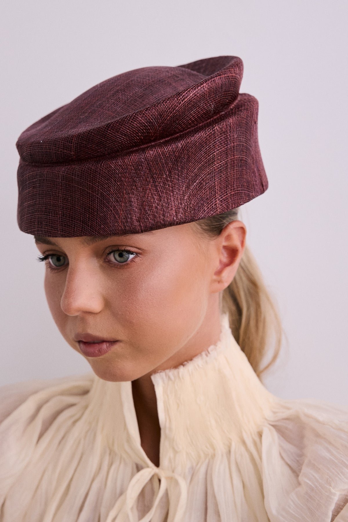 Claude beige helmet