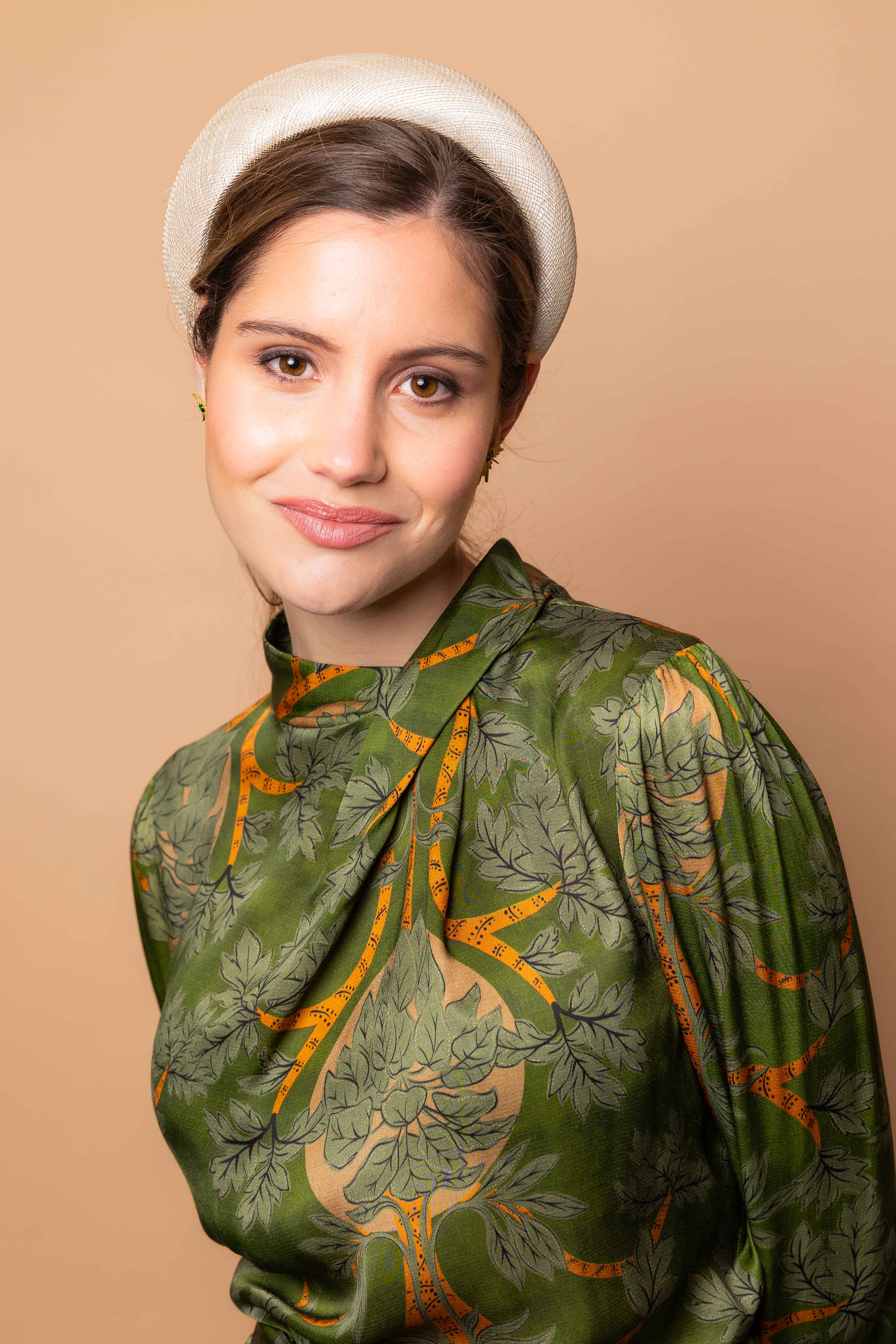 Diadema Roca de sinamay buganvilla