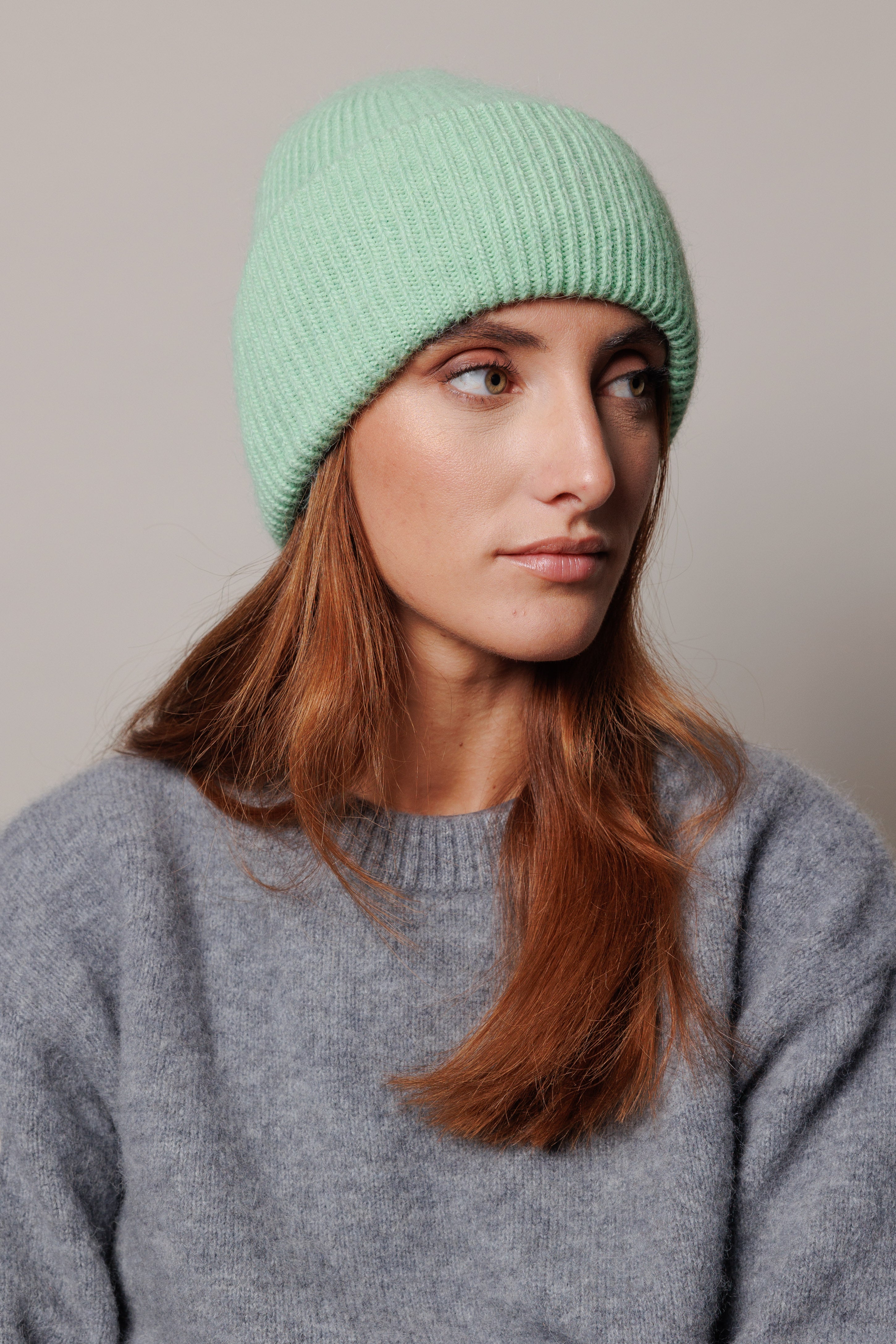 Gorro de punto verde manzana