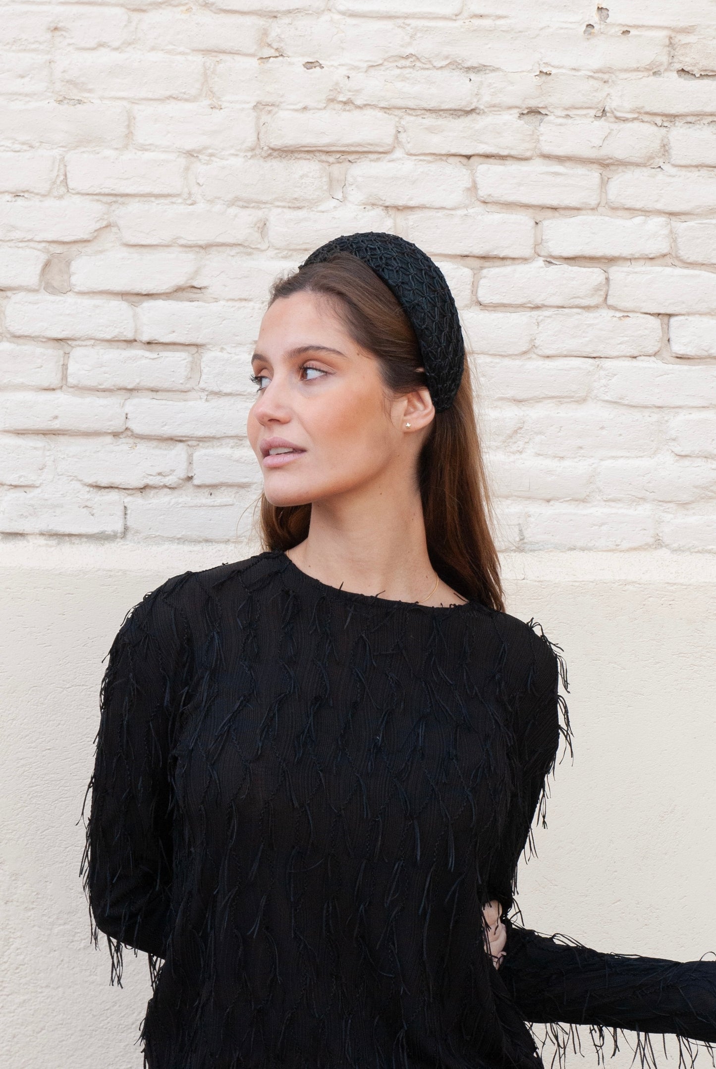 Diadema Roca de sinamay negra con redecilla