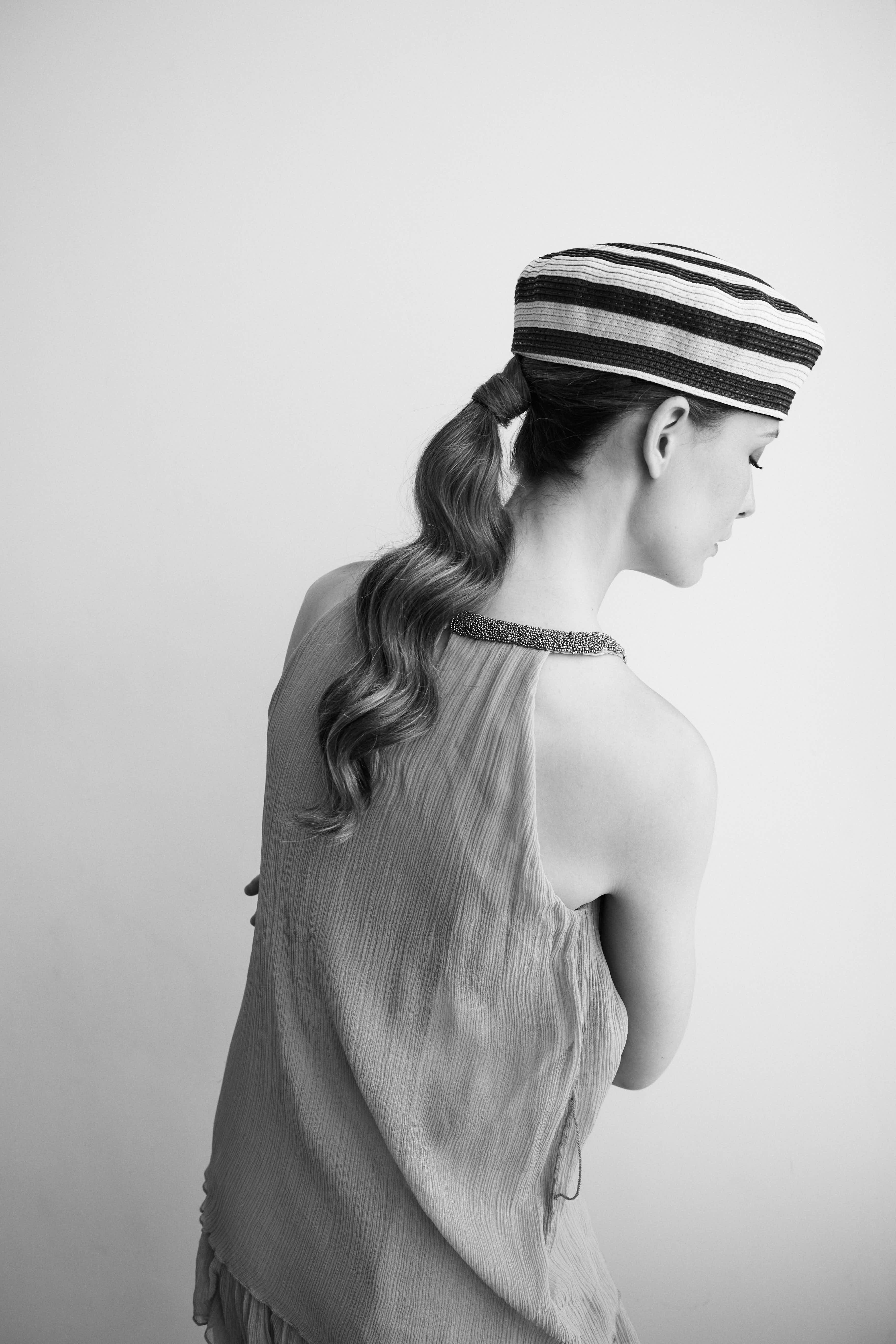 Casquete Celine de rayas beige y chocolate