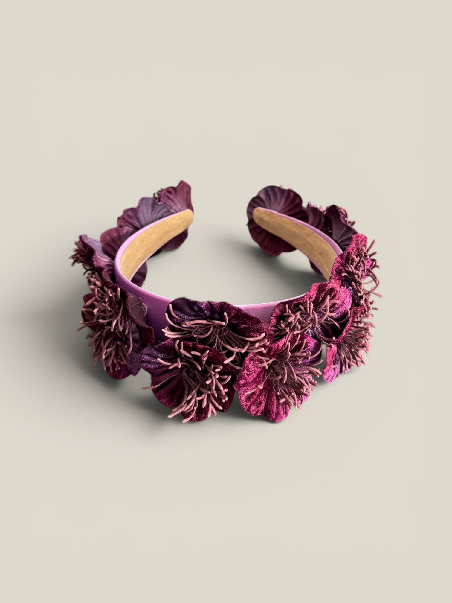 Diadema Dalia berenjena