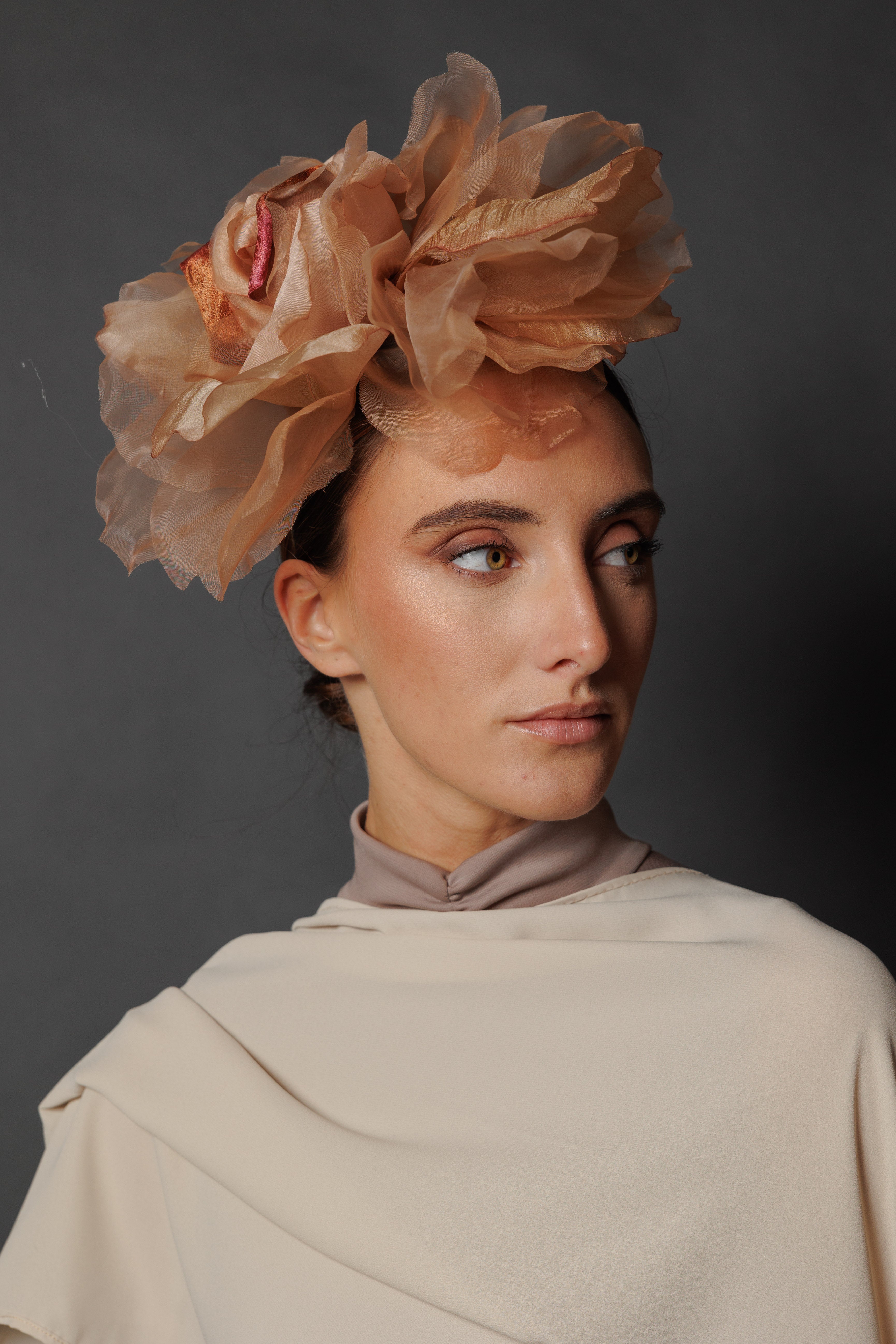 Tocado Raimunda tierra