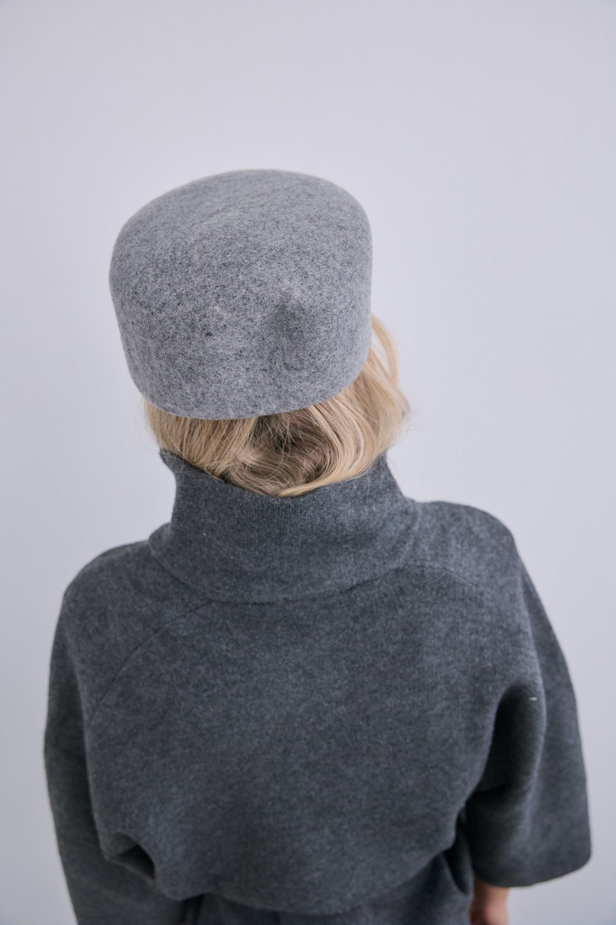 Tocado Casquete Jacque gris