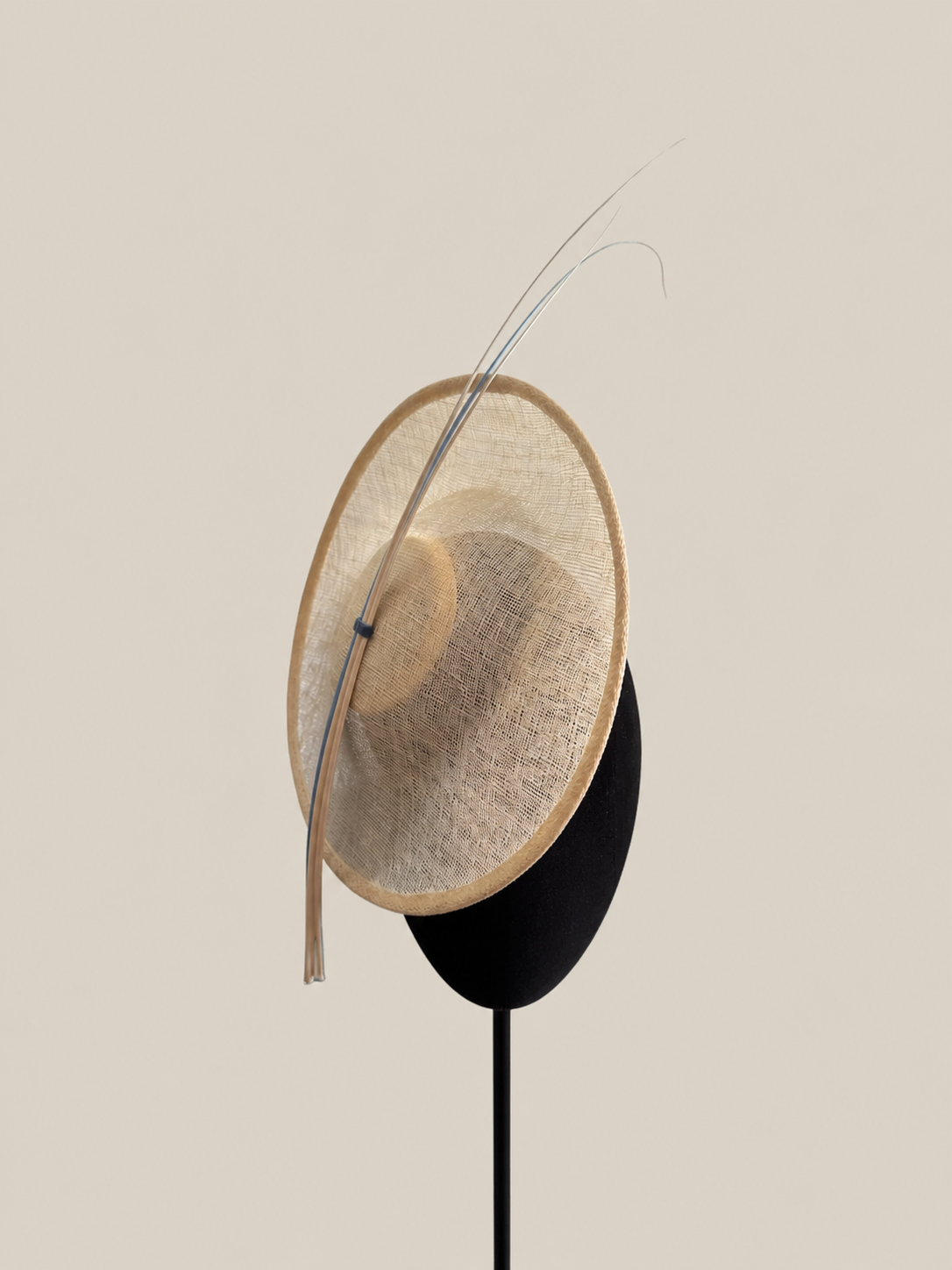 Tocado Renata beige y azul