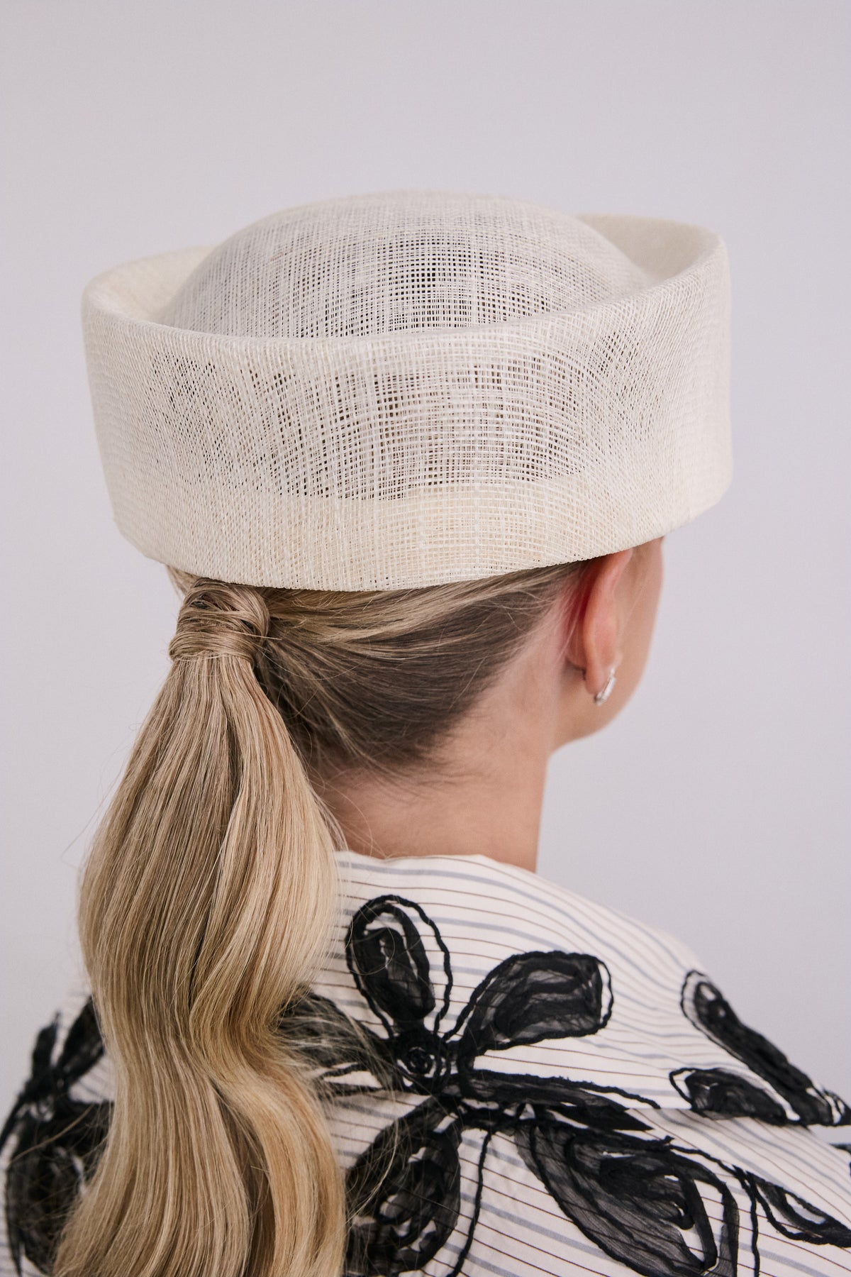 Claude beige helmet