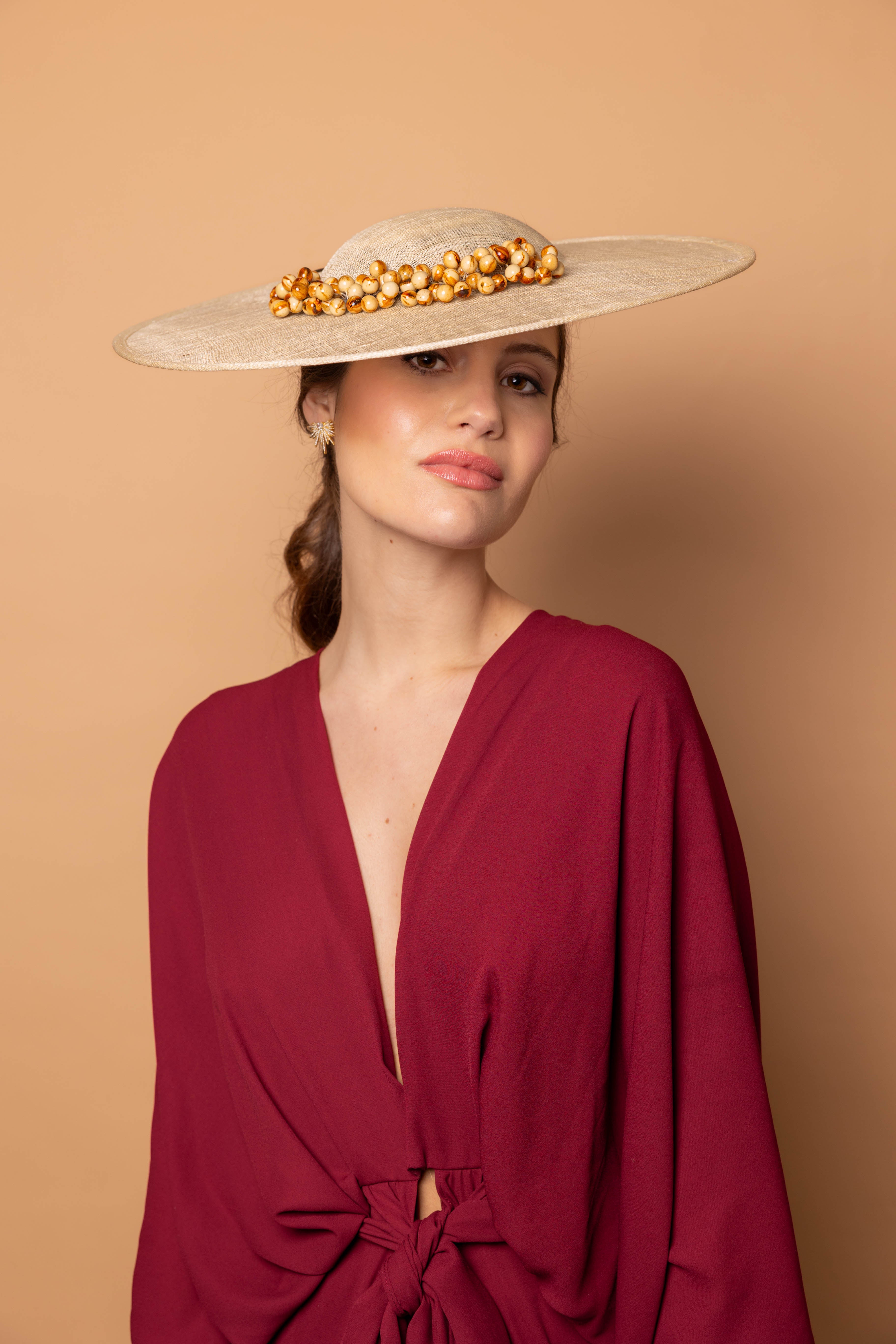 Pamela Avellanas beige