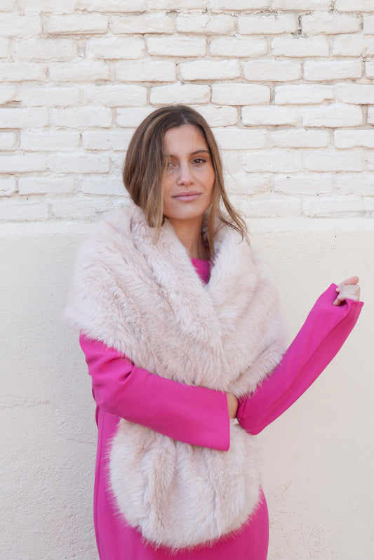 Estola de pelo nude con cuello