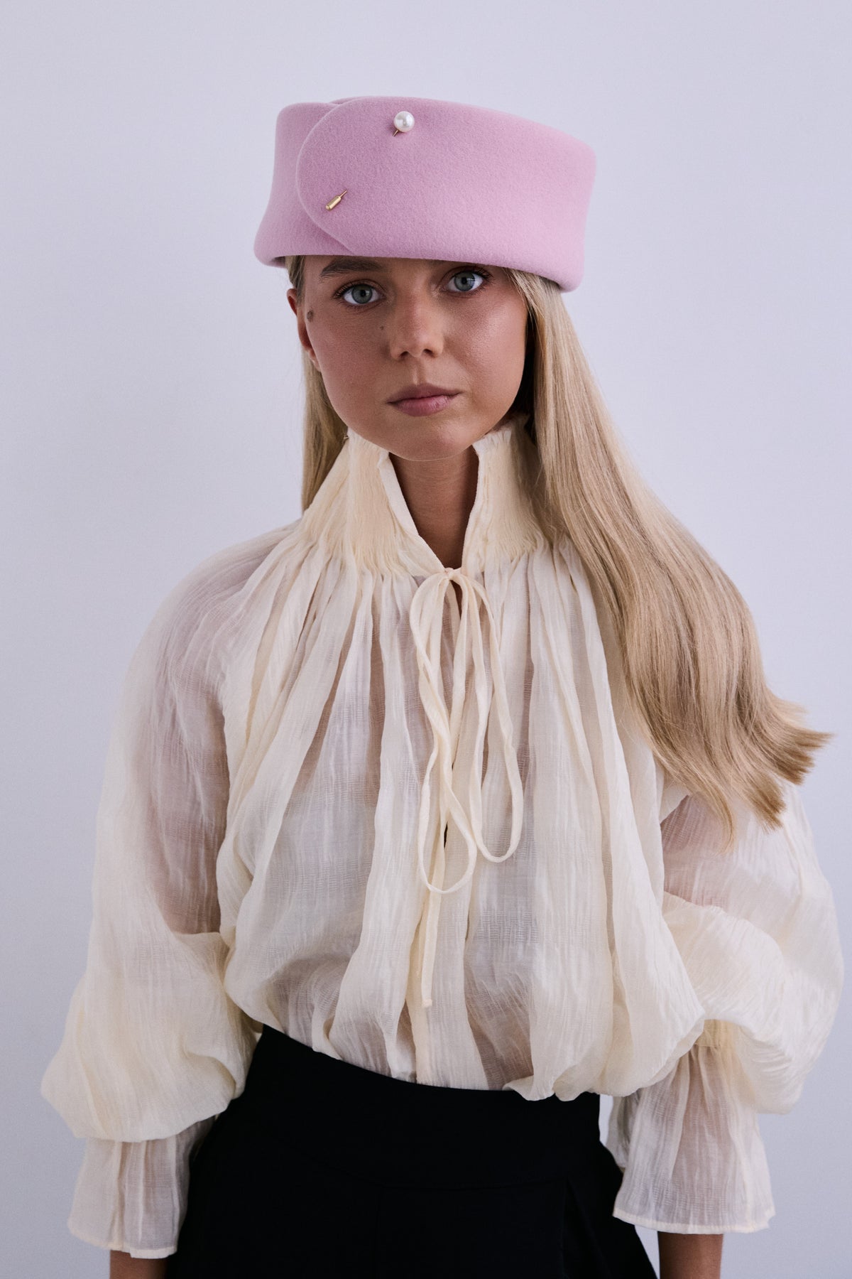 Tocado Casquete Jacqueline rosa