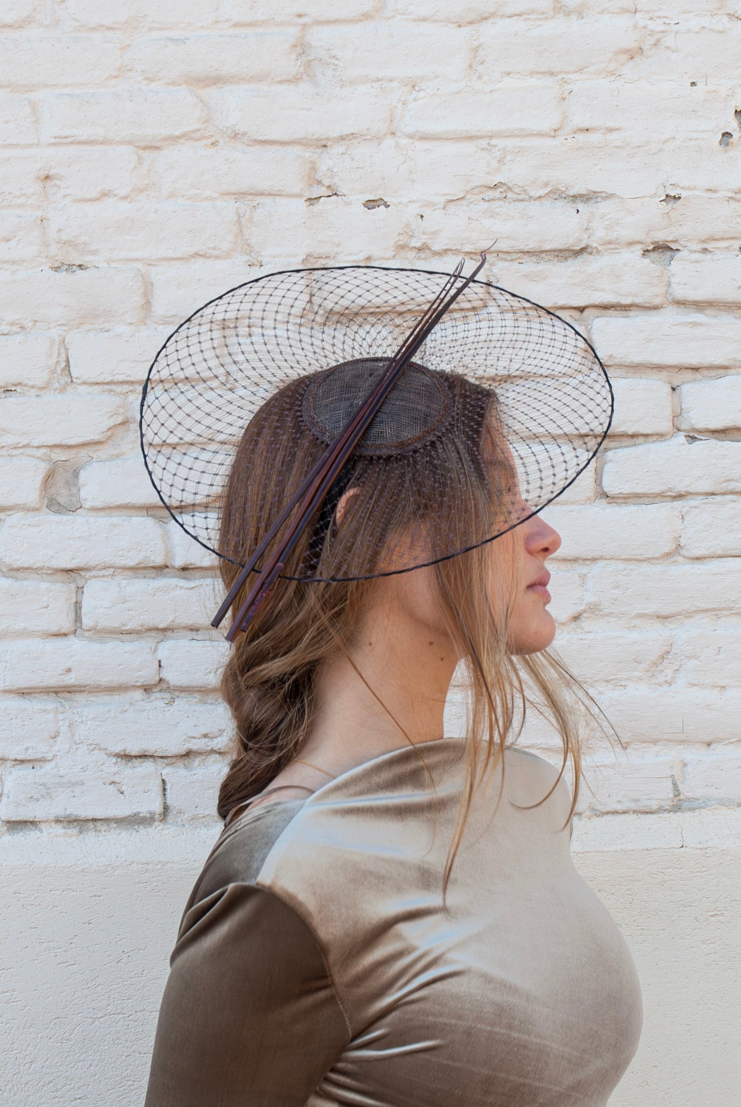 Tocado Fausta chocolate con raquis