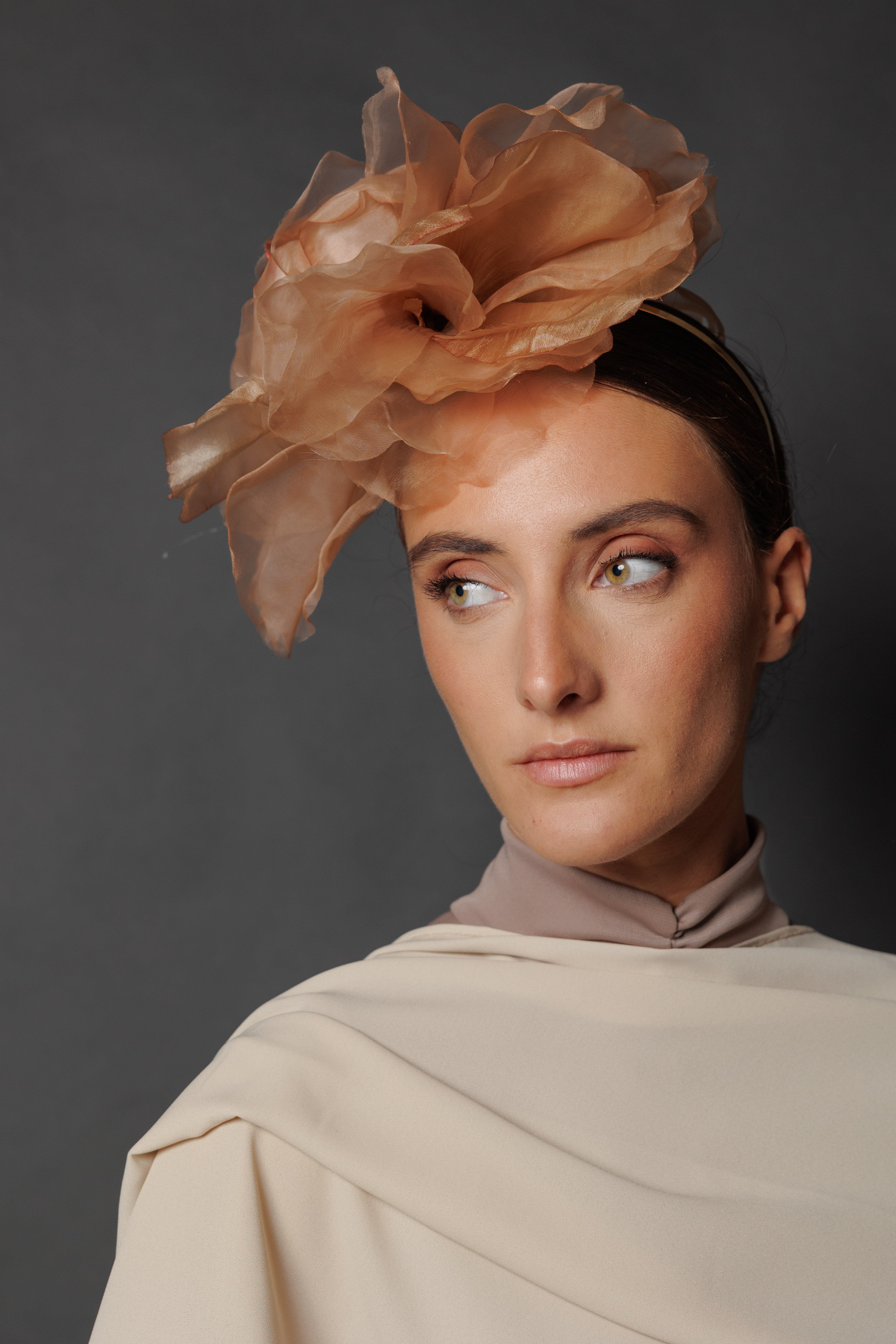 Tocado Raimunda tierra