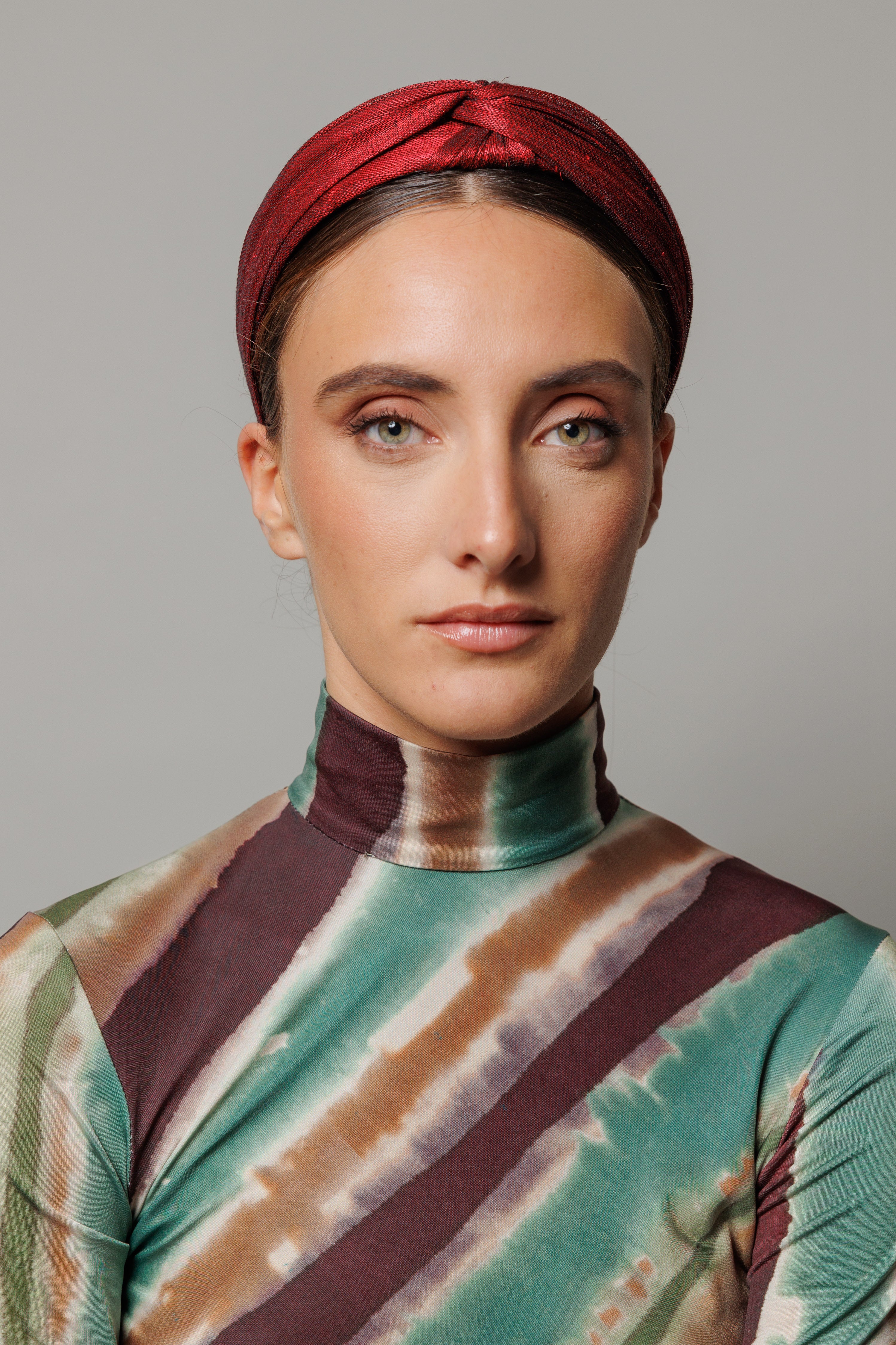 Diadema Baronesa rojo quemado