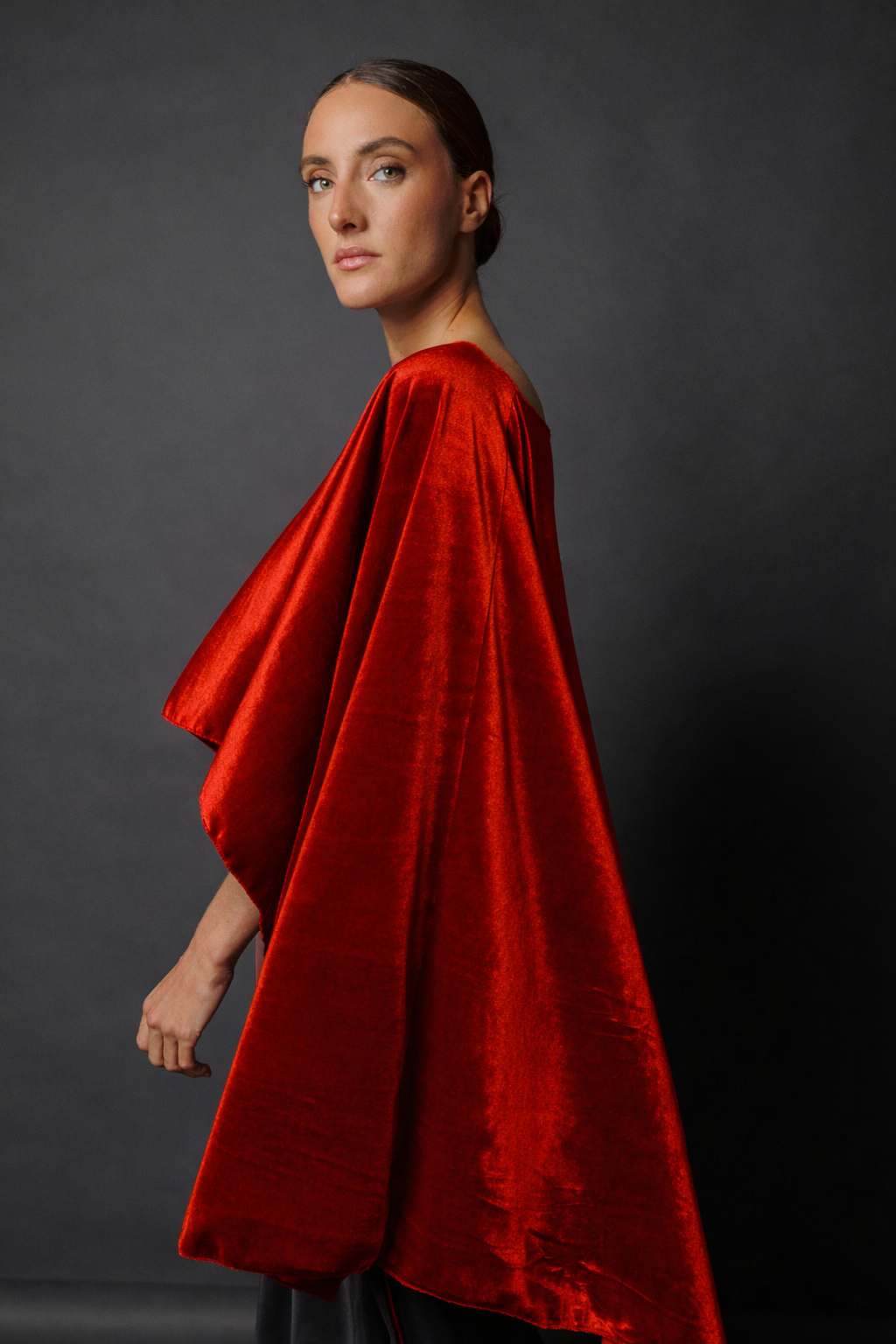 Capa de terciopelo roja