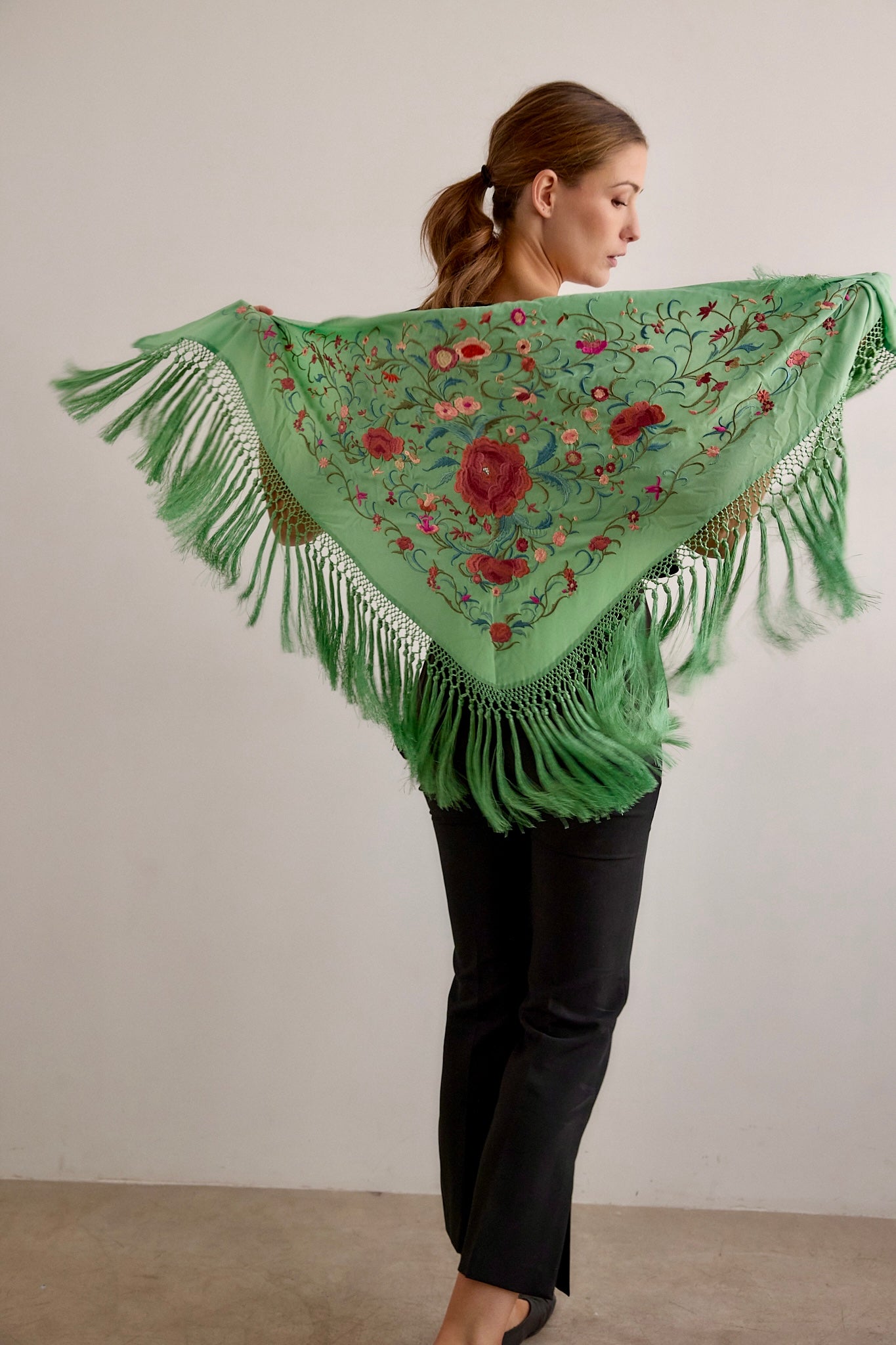 Mantoncillo Bordado verde menta