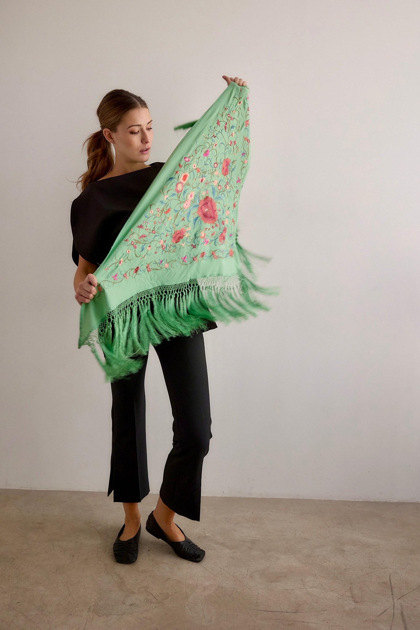 Mantoncillo Bordado verde menta