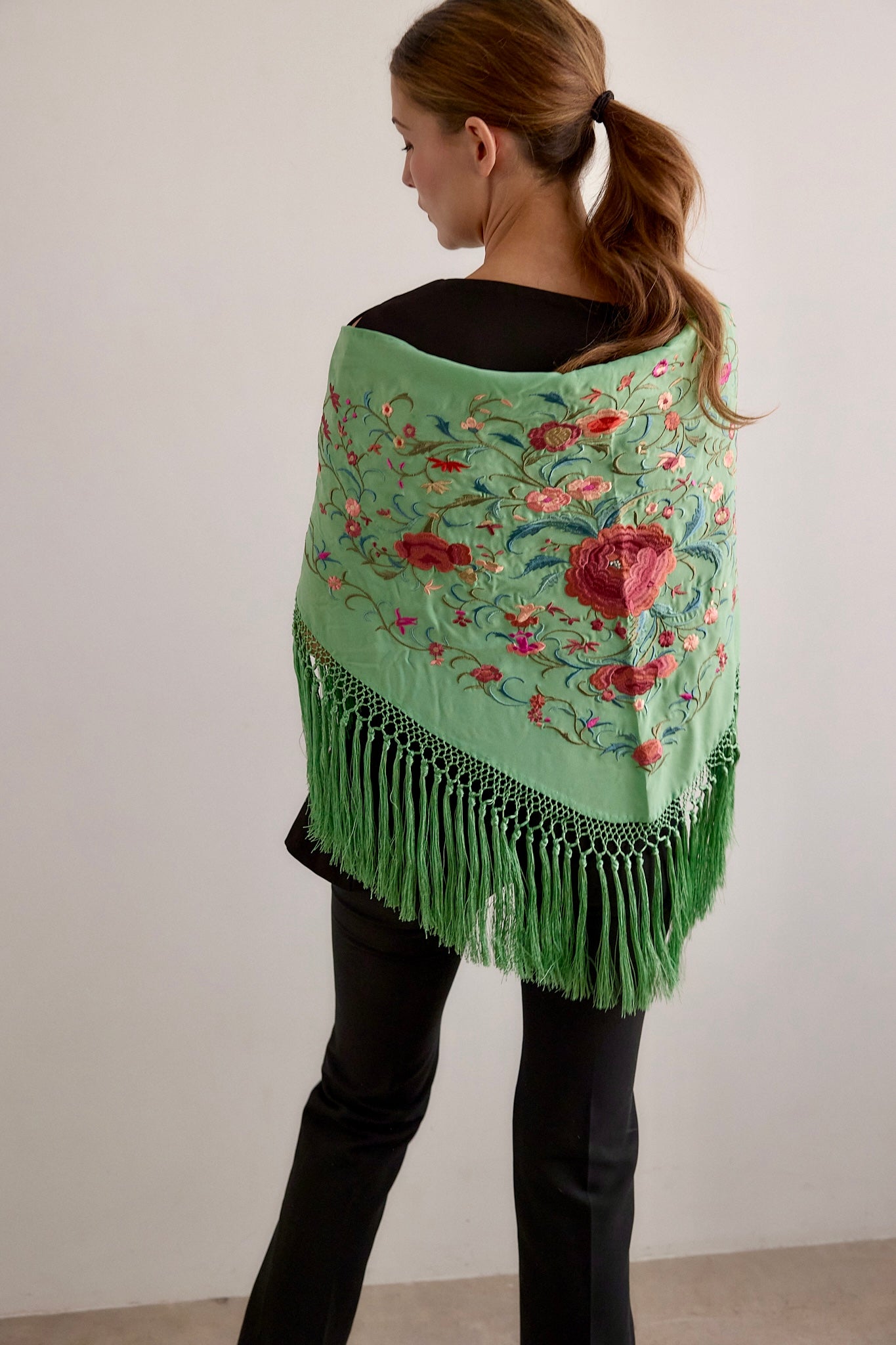 Mantoncillo Bordado verde menta