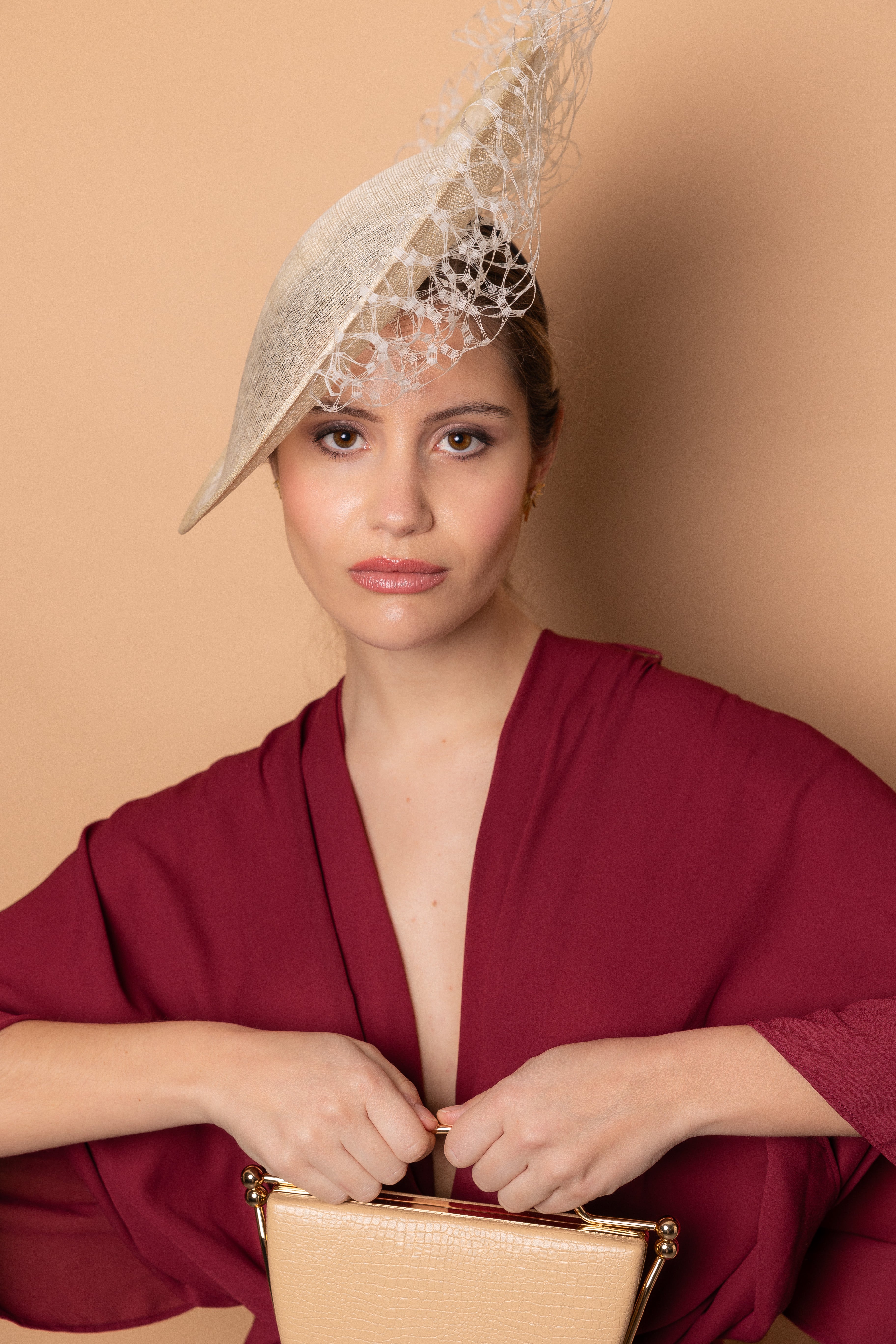 Tocado Manuela beige