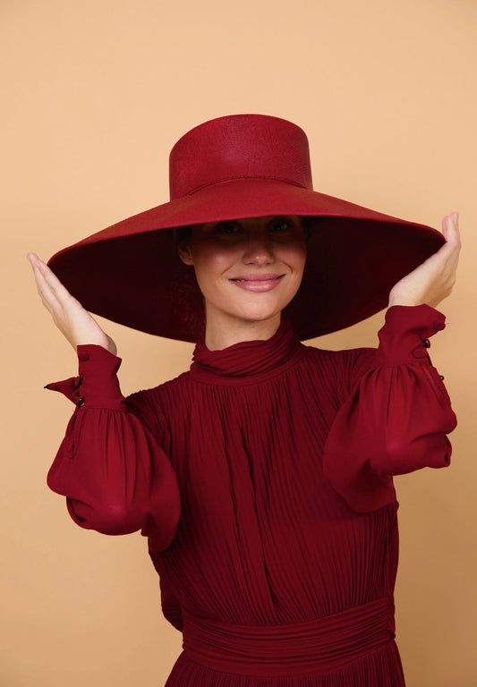 Pamela, grande, acampanada, vino, invitada, boda, Marcela & co