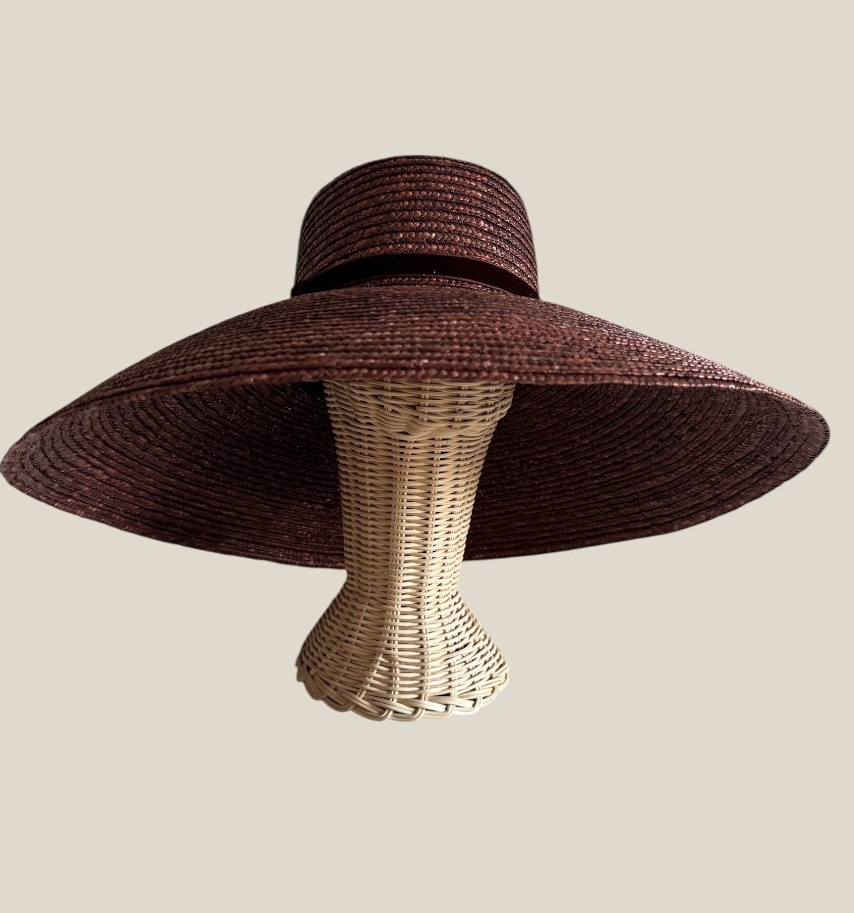 Pamela, paja, acampanada, chocolate, invitada, boda, marcela & co