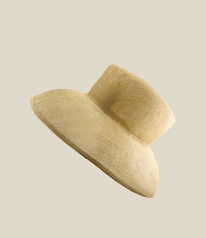 Pamela, sinamay, acampanada, audrey, beige, invitada, boda, Marcela & co