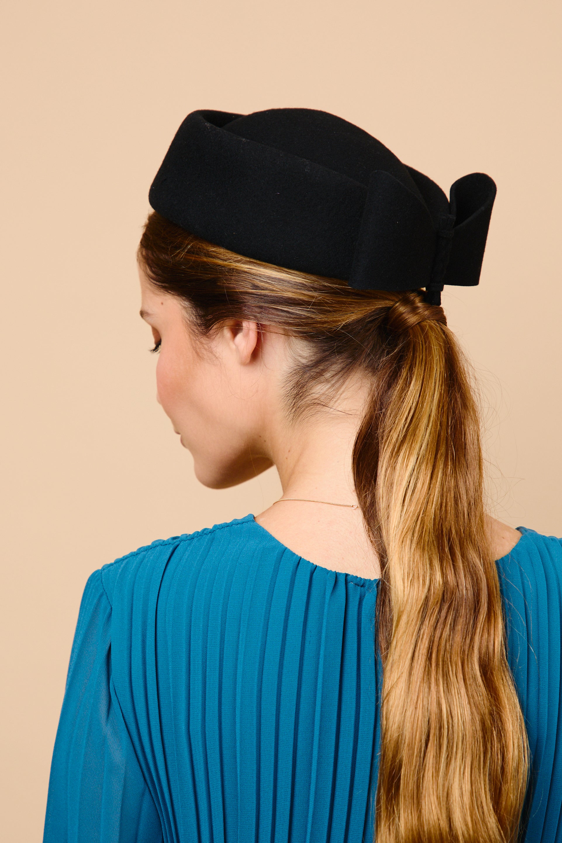 Pillbox, tocado, casquete, lana, negro, invitada, Marcela & co